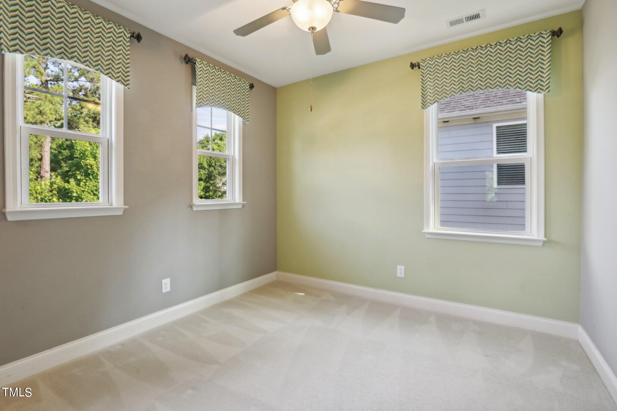 517 Plainview Avenue