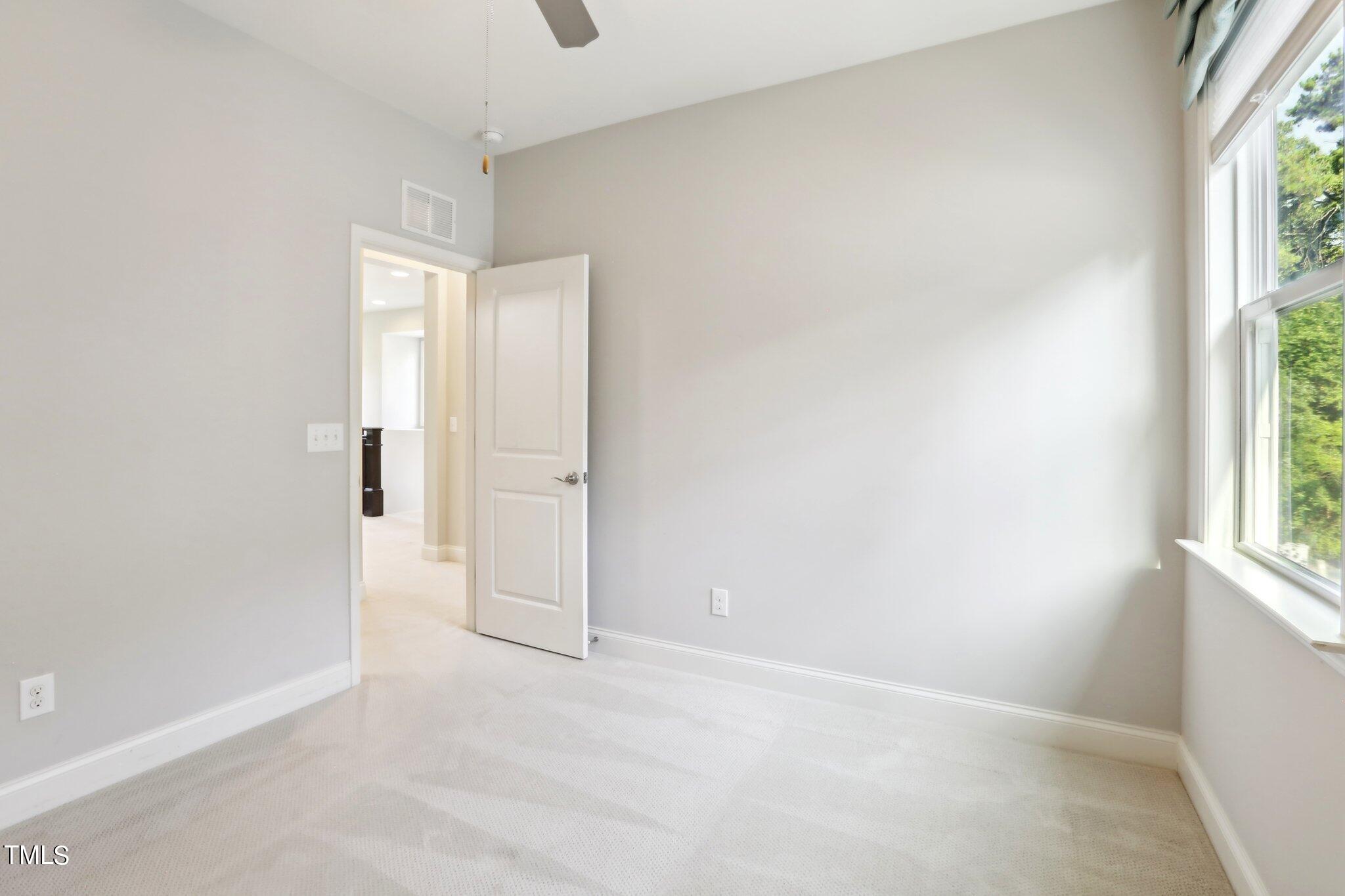 517 Plainview Avenue