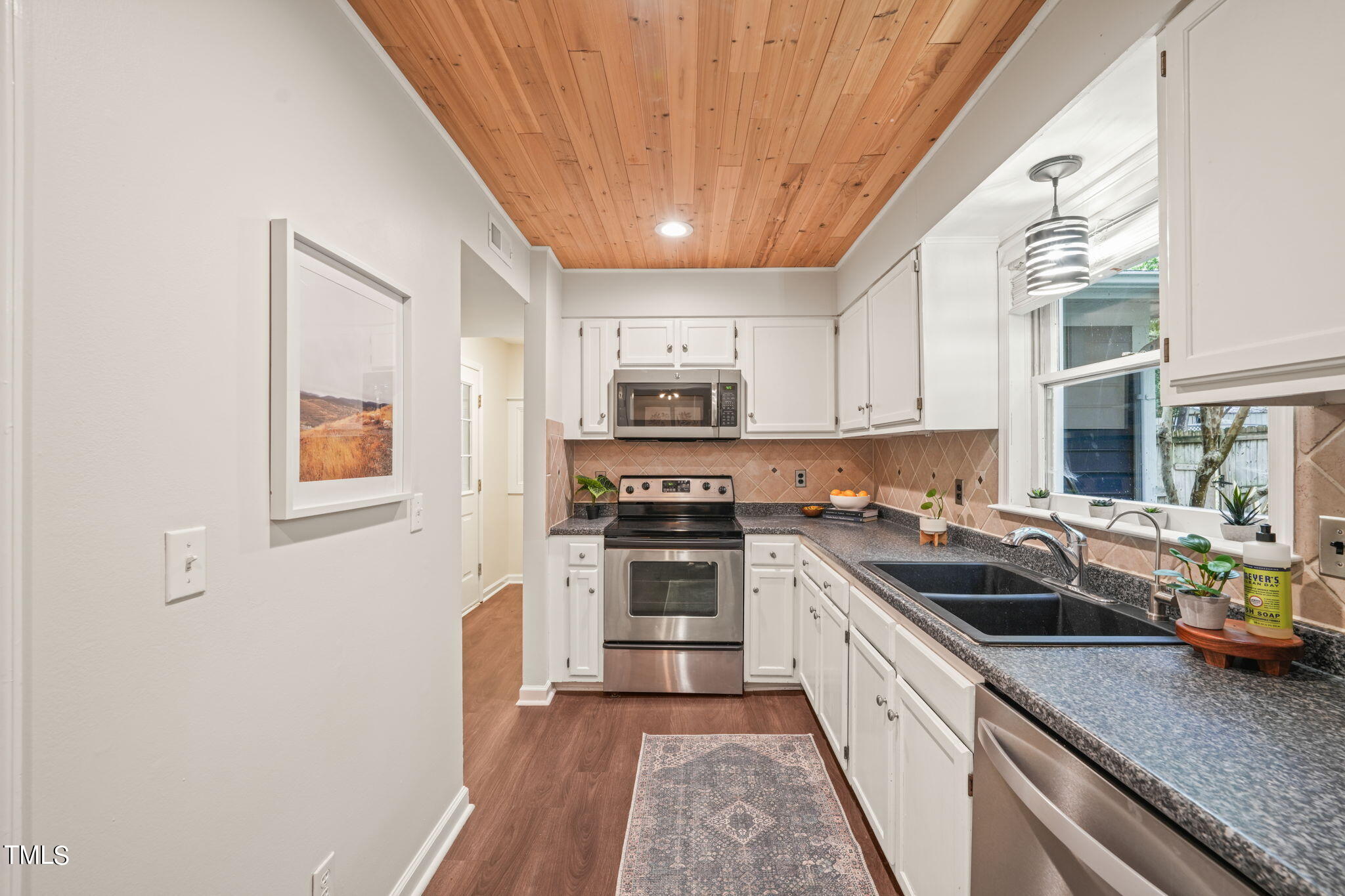 3211 Lassiter Street