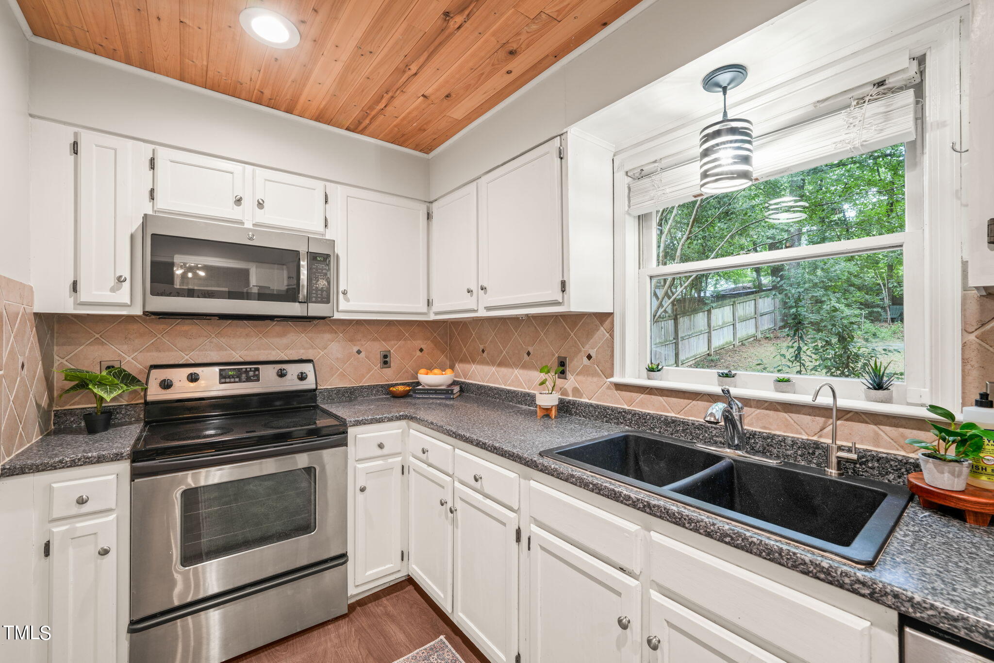 3211 Lassiter Street