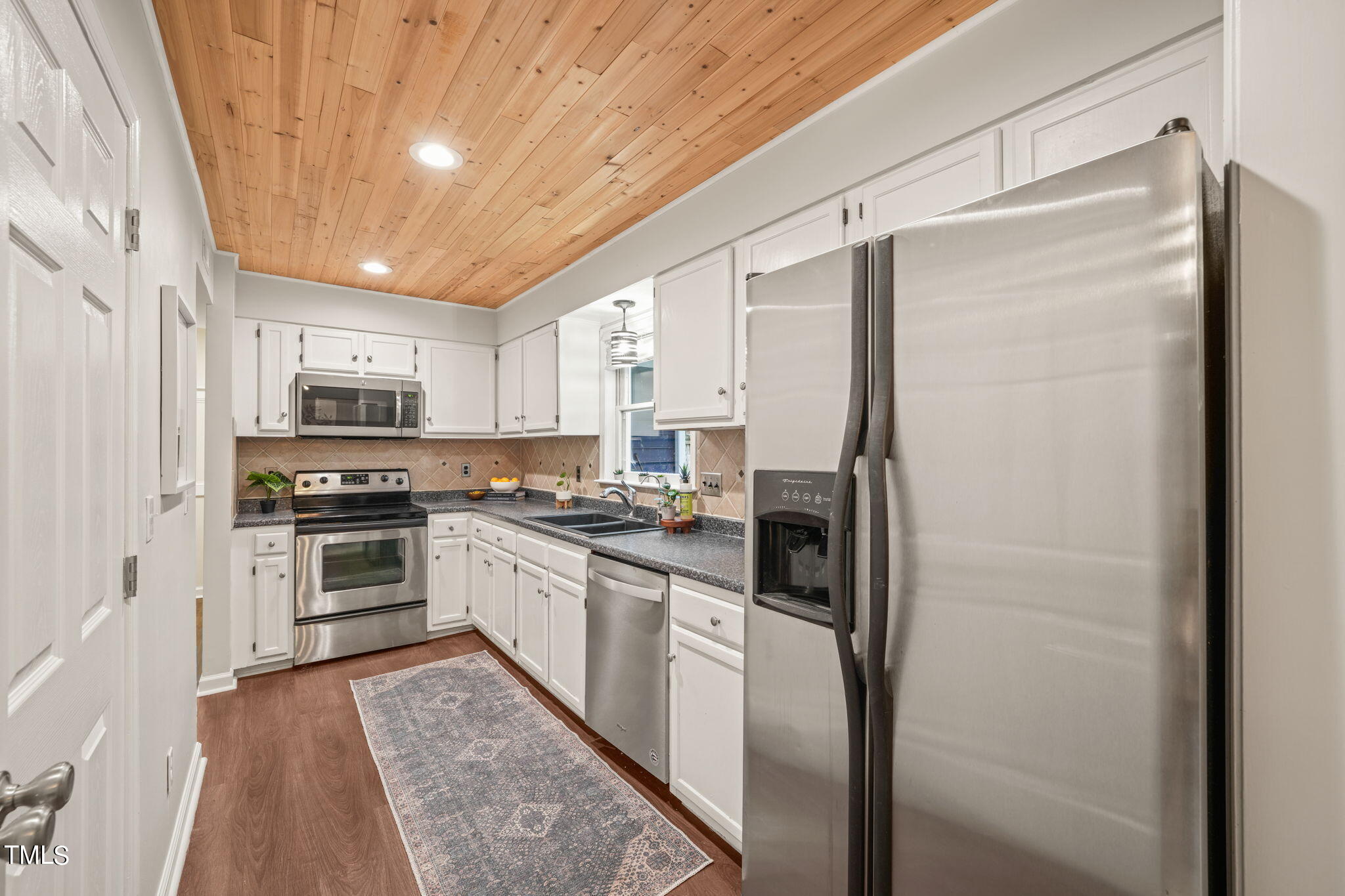 3211 Lassiter Street