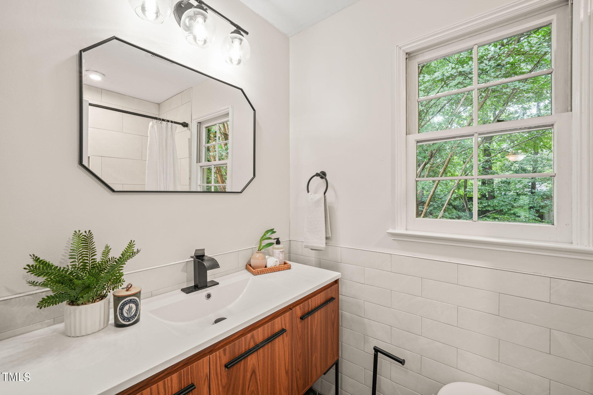 3211 Lassiter Street