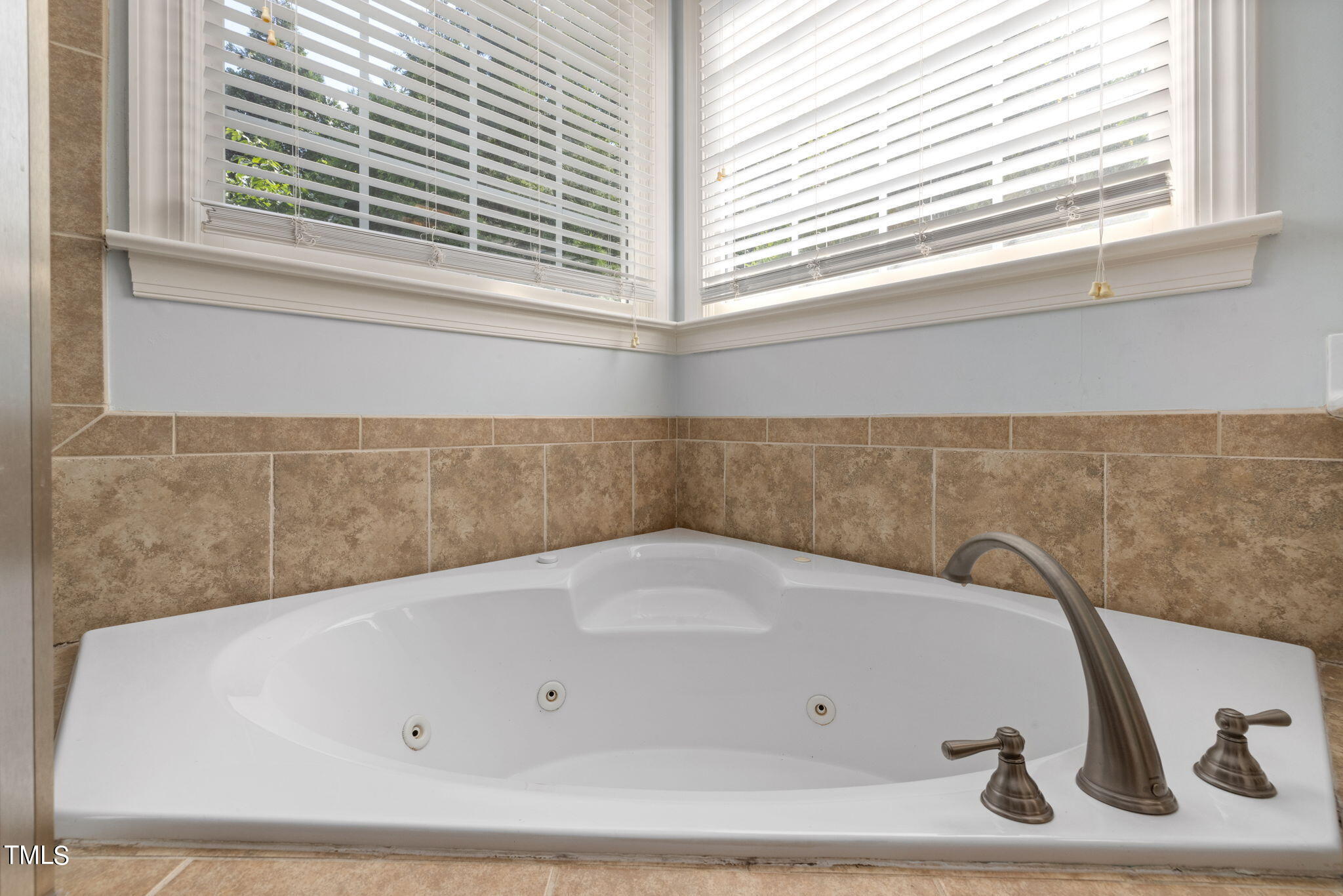 2816 Crystal Oaks Lane