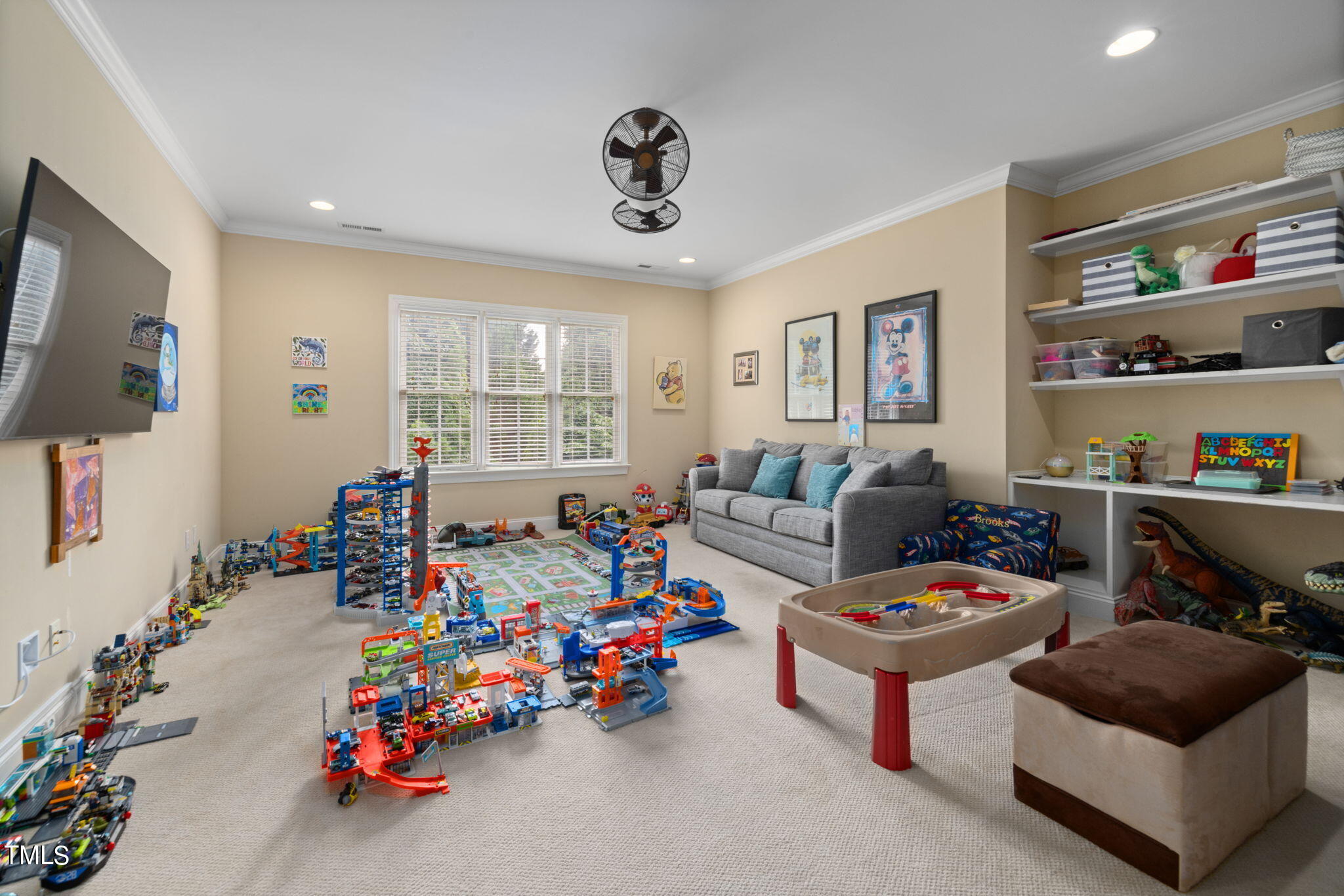 2816 Crystal Oaks Lane