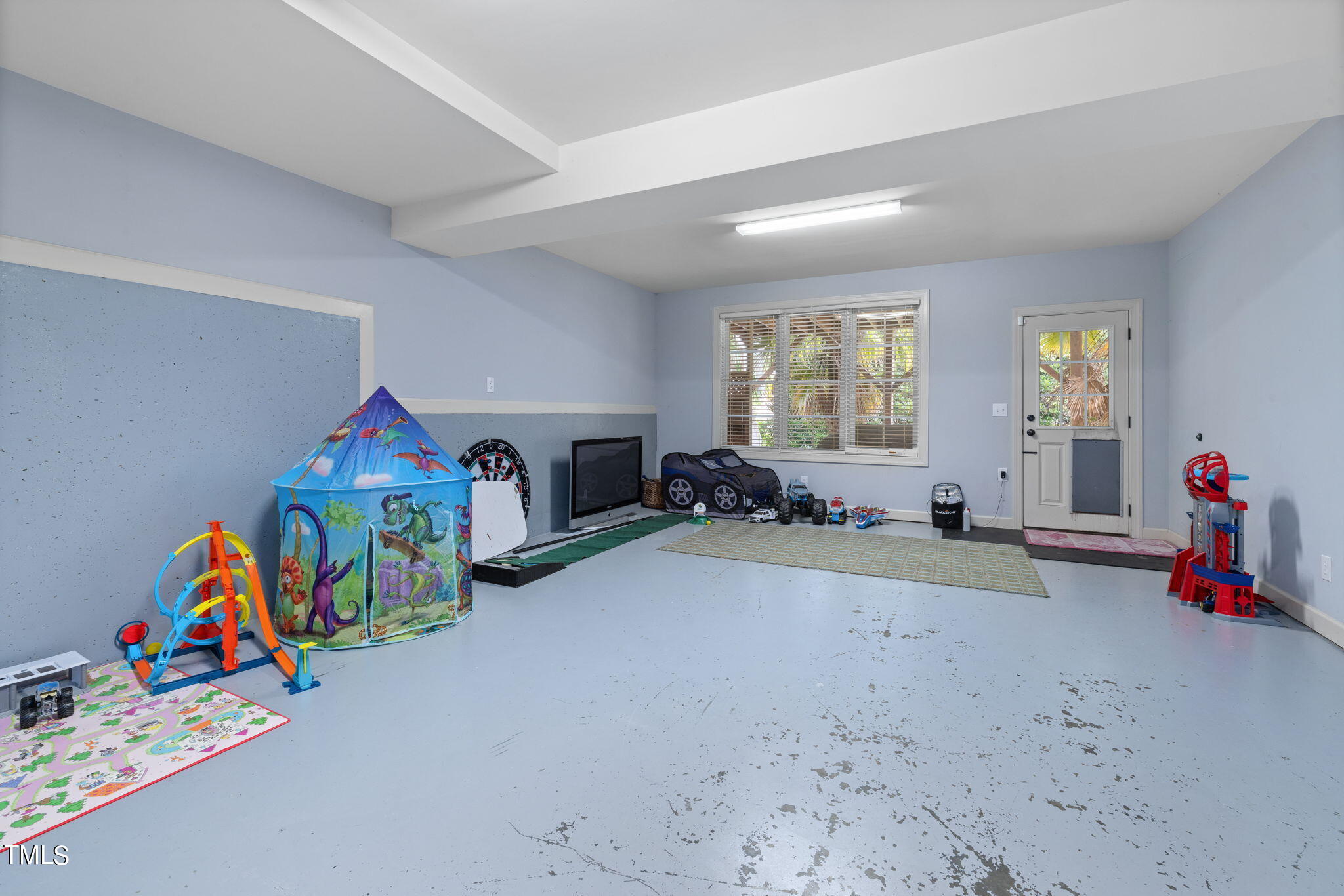 2816 Crystal Oaks Lane