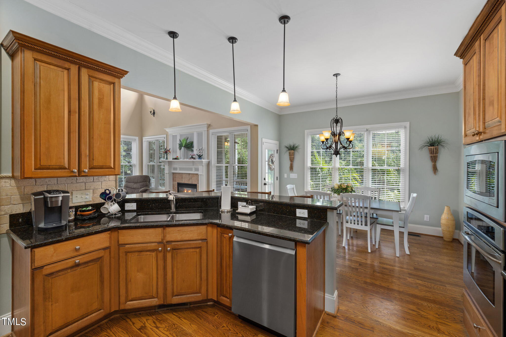 2816 Crystal Oaks Lane