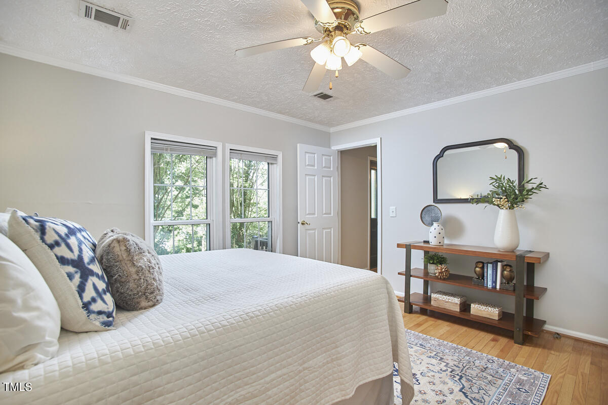 105 W Woodridge Drive