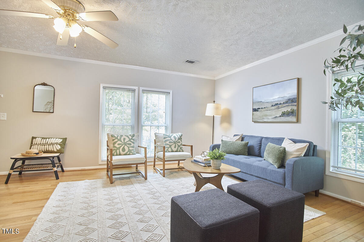 105 W Woodridge Drive