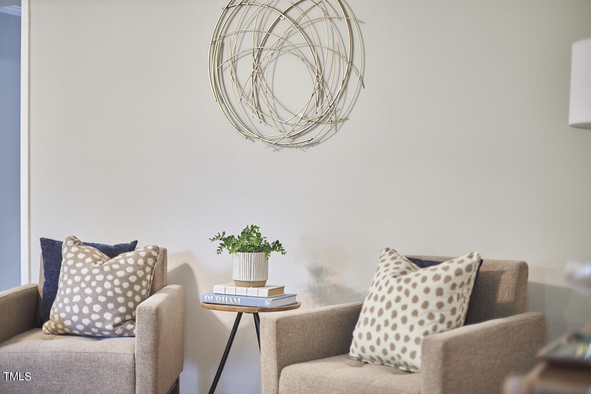 105 W Woodridge Drive