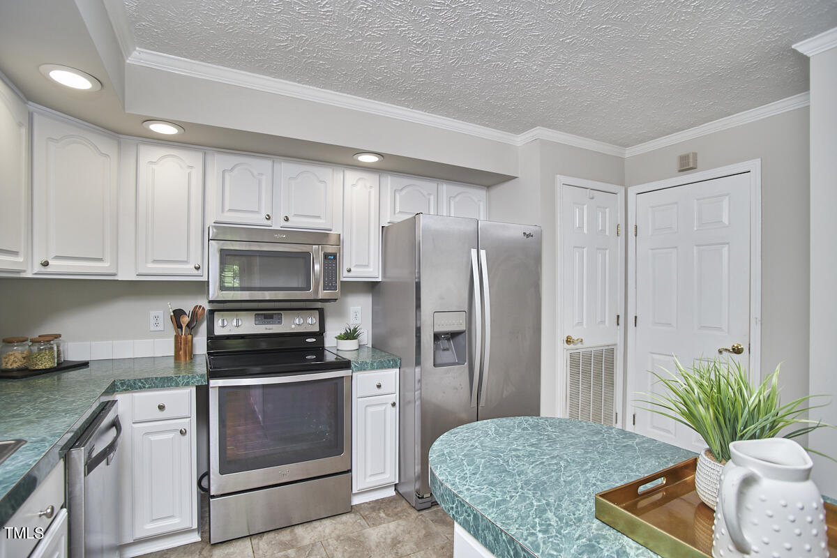 105 W Woodridge Drive