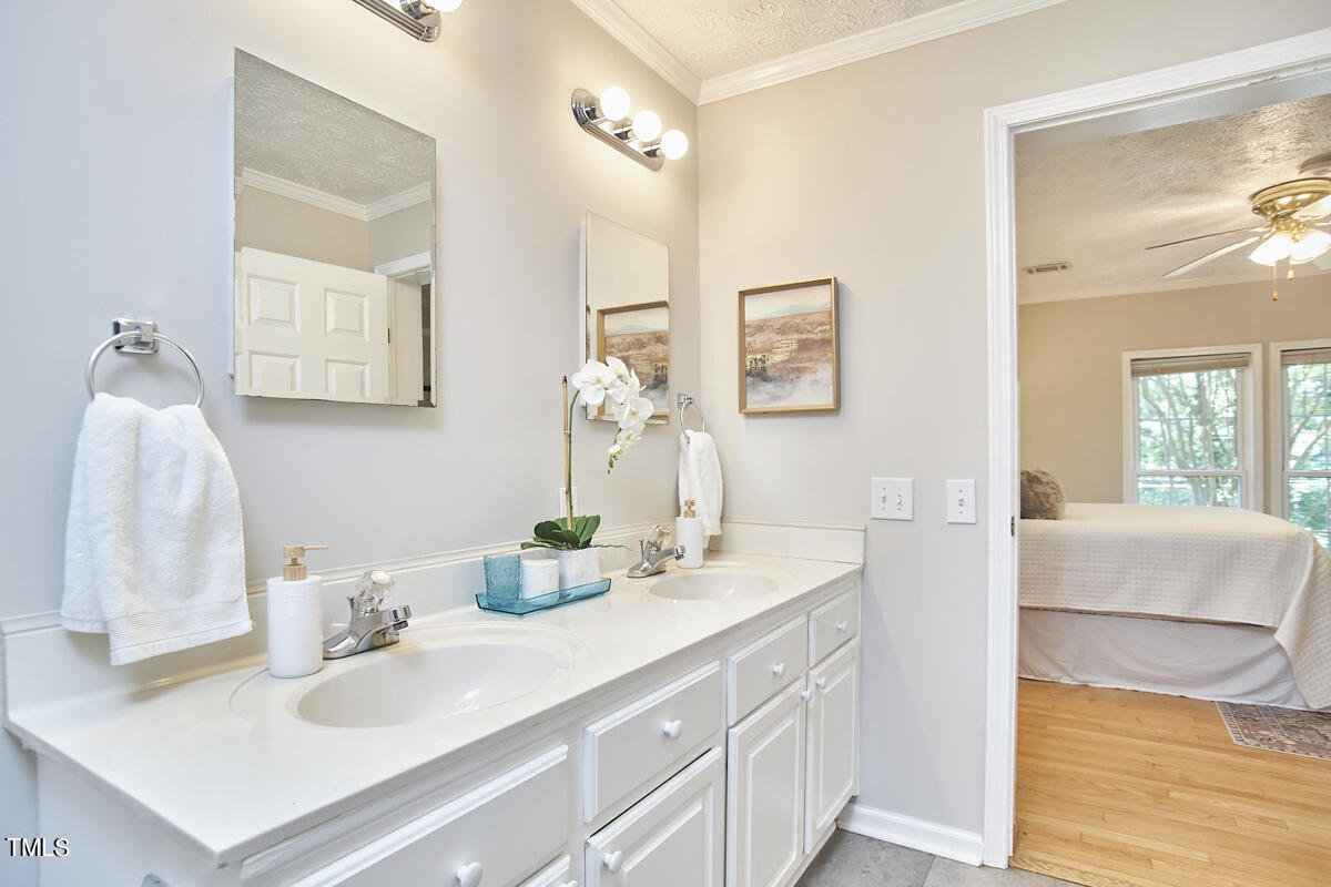 105 W Woodridge Drive