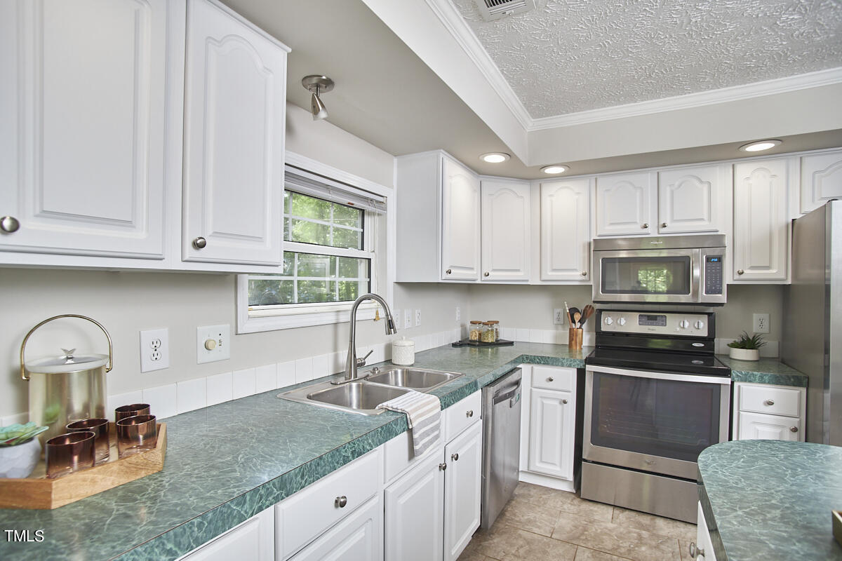 105 W Woodridge Drive