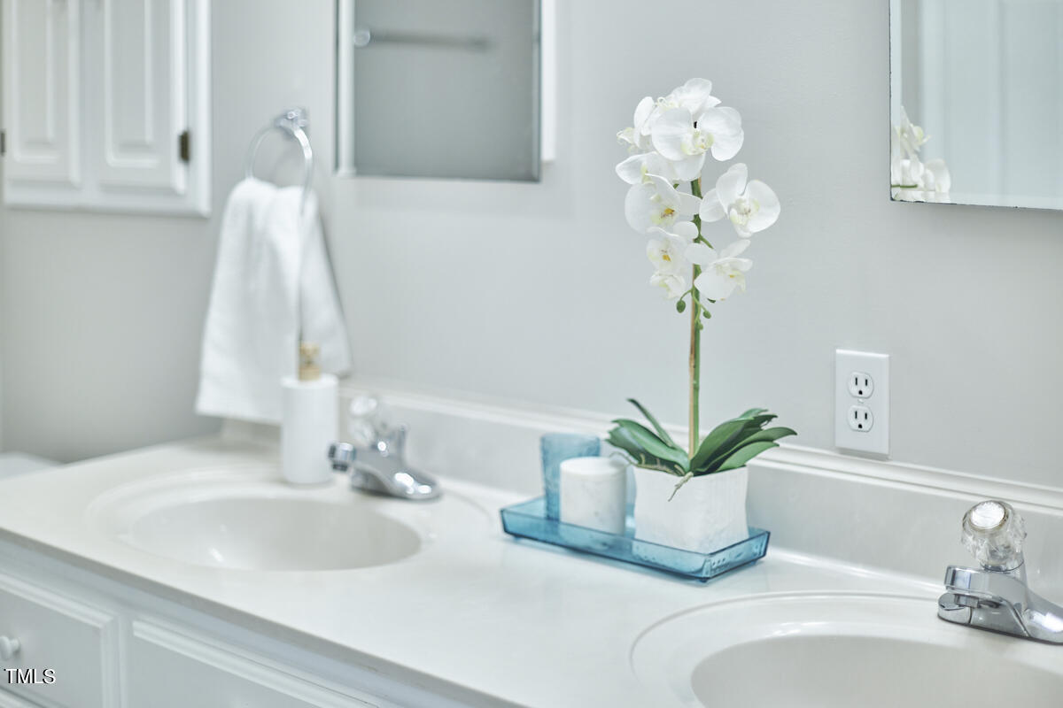 105 W Woodridge Drive