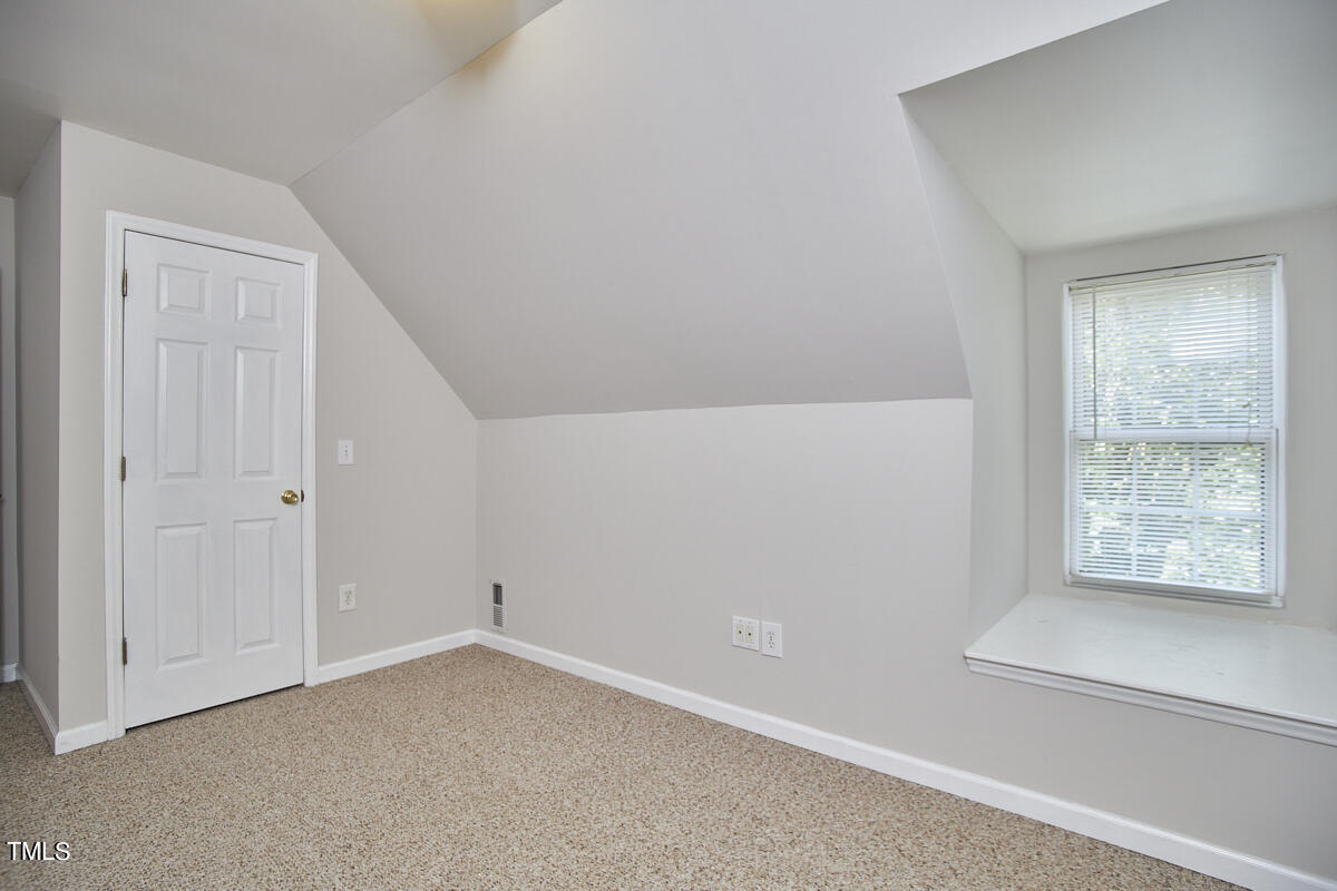 105 W Woodridge Drive