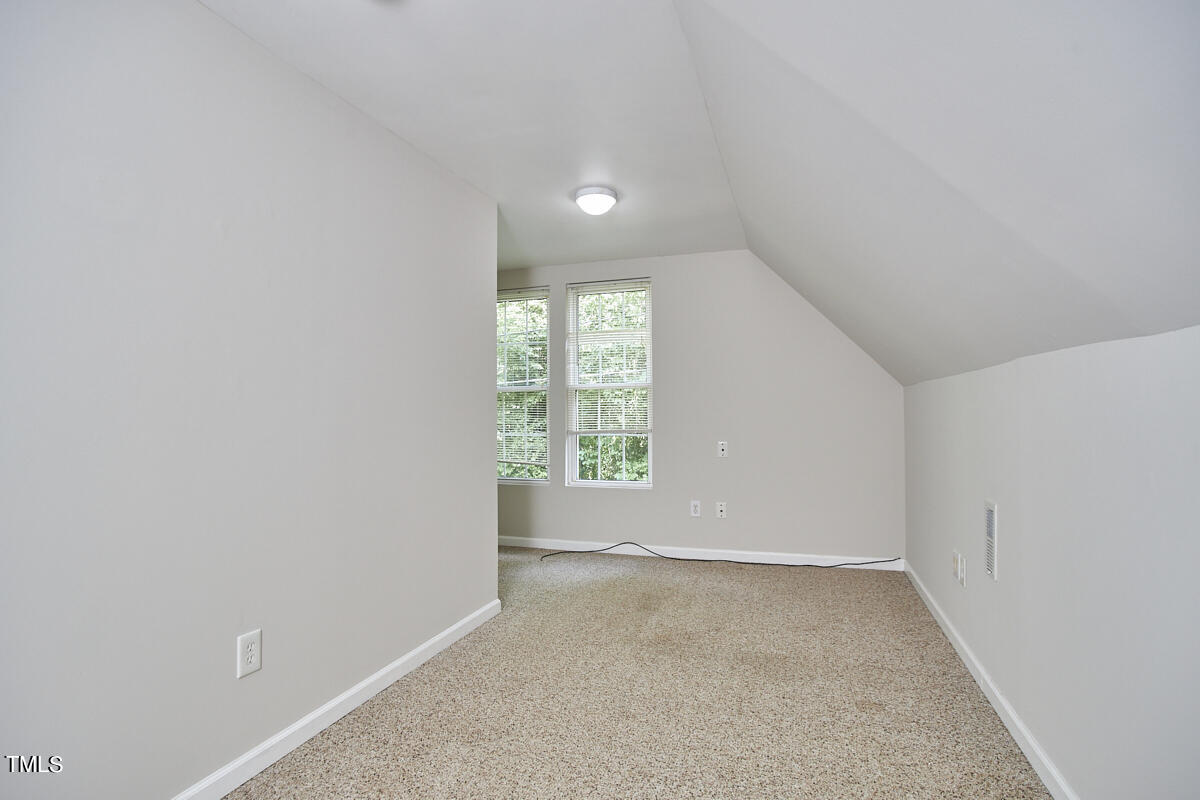 105 W Woodridge Drive