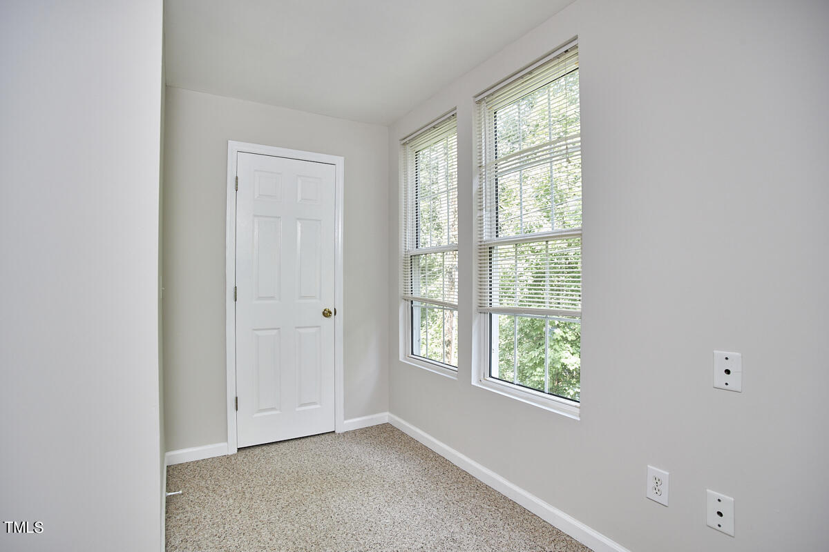 105 W Woodridge Drive