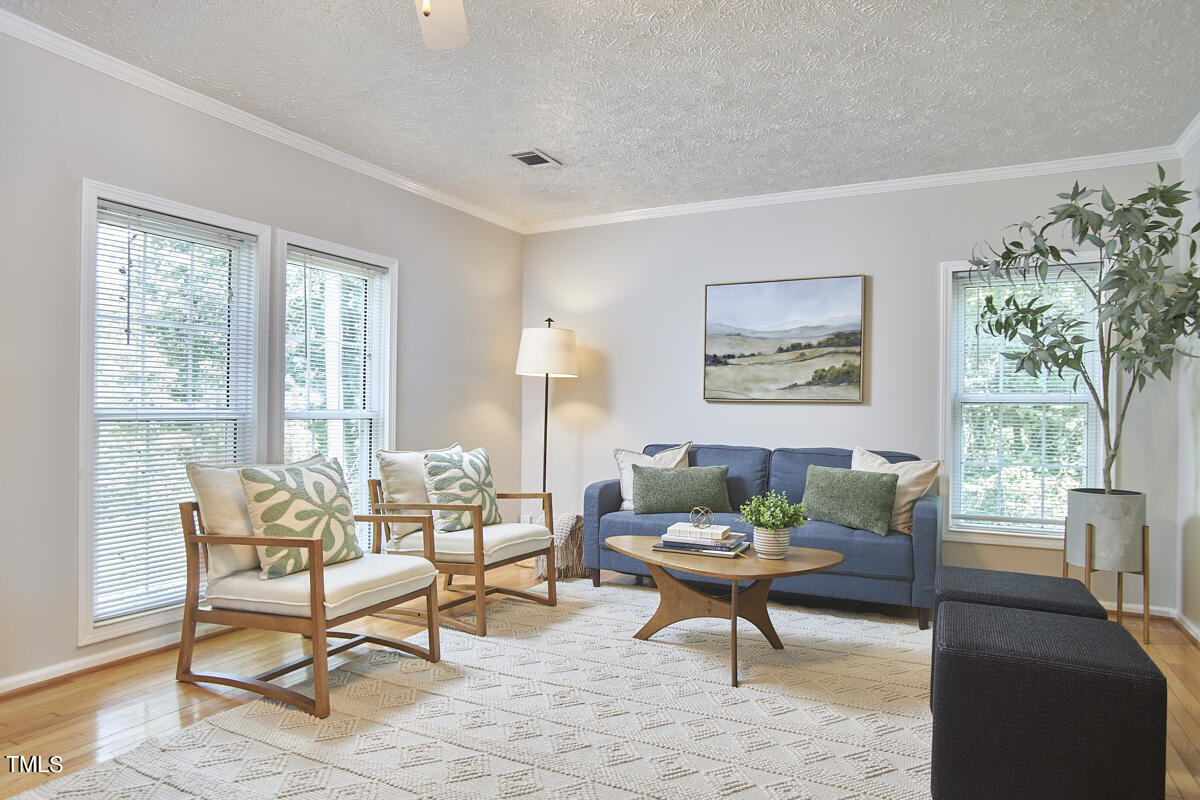 105 W Woodridge Drive