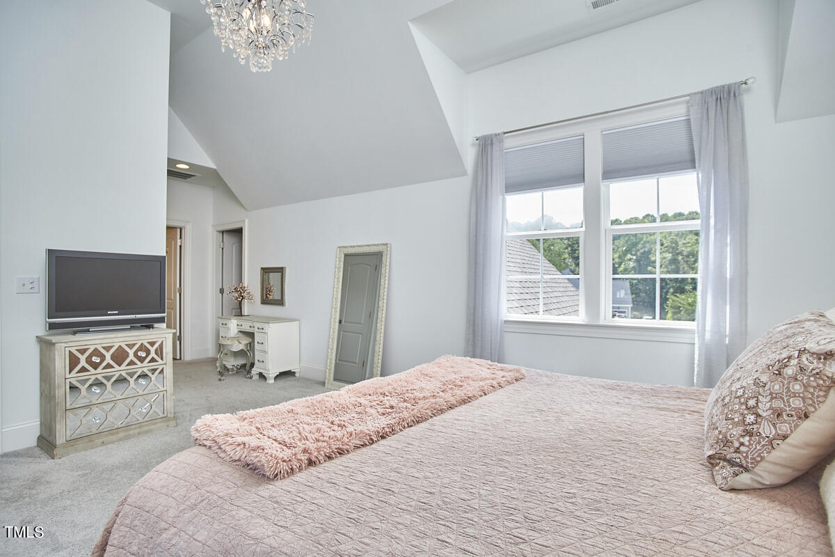 179 Lakes Edge Lane