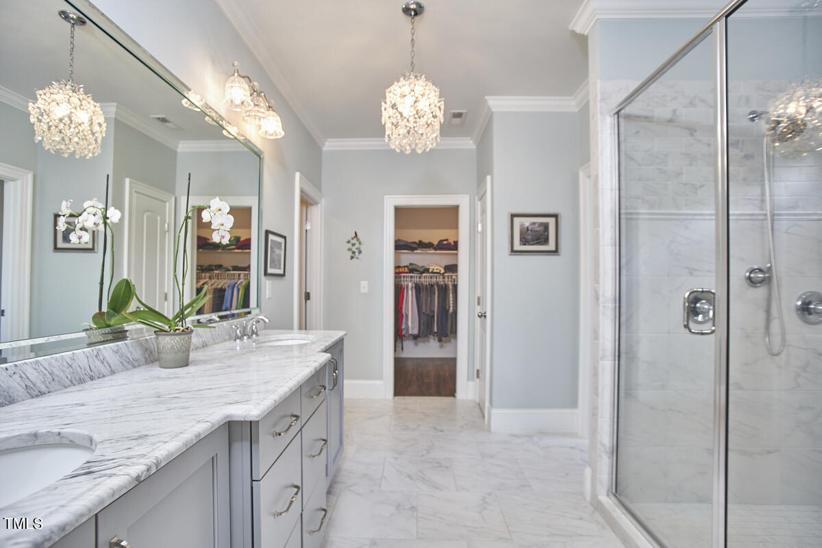 179 Lakes Edge Lane