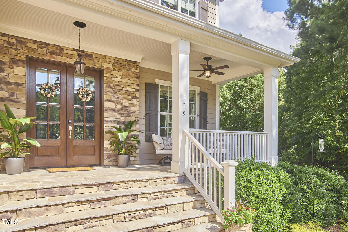 179 Lakes Edge Lane