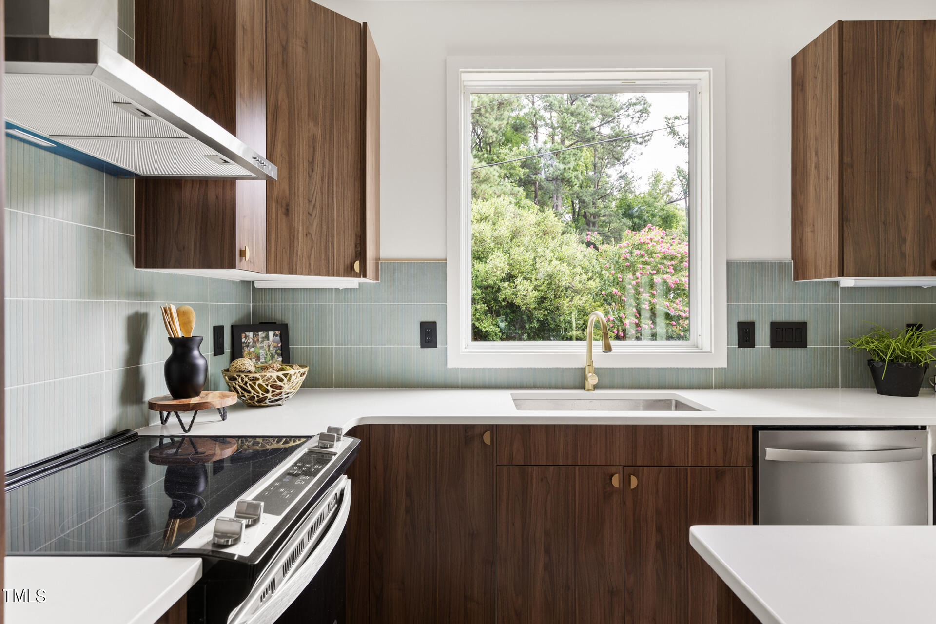 2909 Herring Boulevard