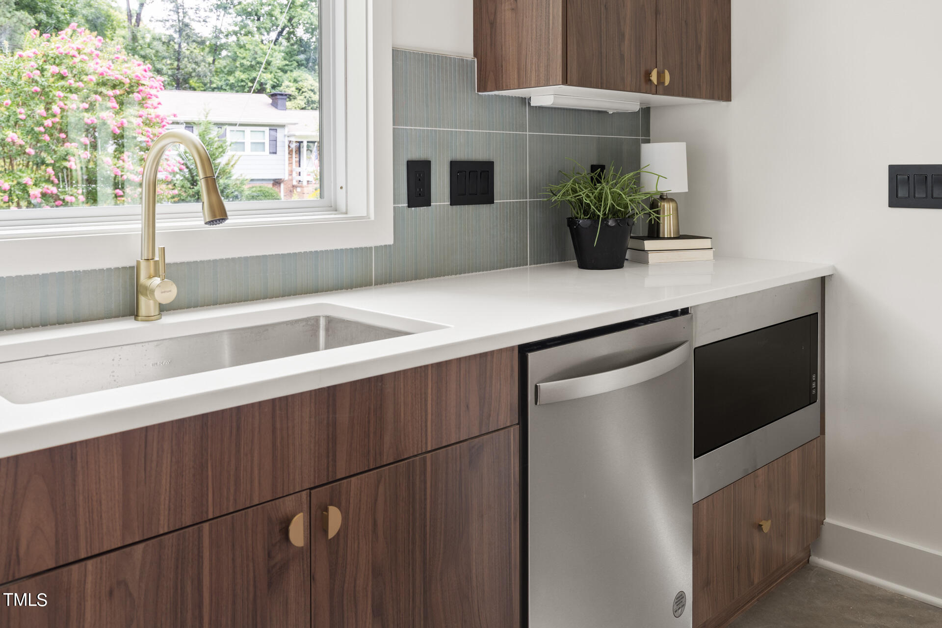 2909 Herring Boulevard