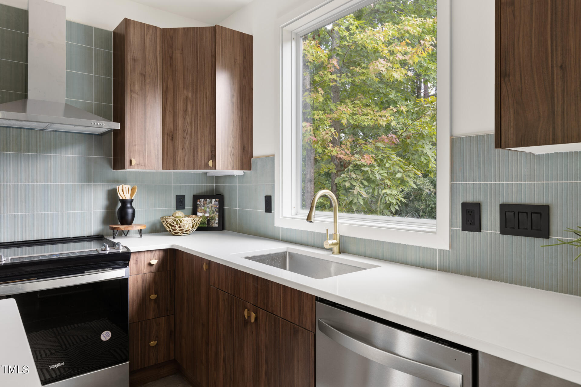 2909 Herring Boulevard