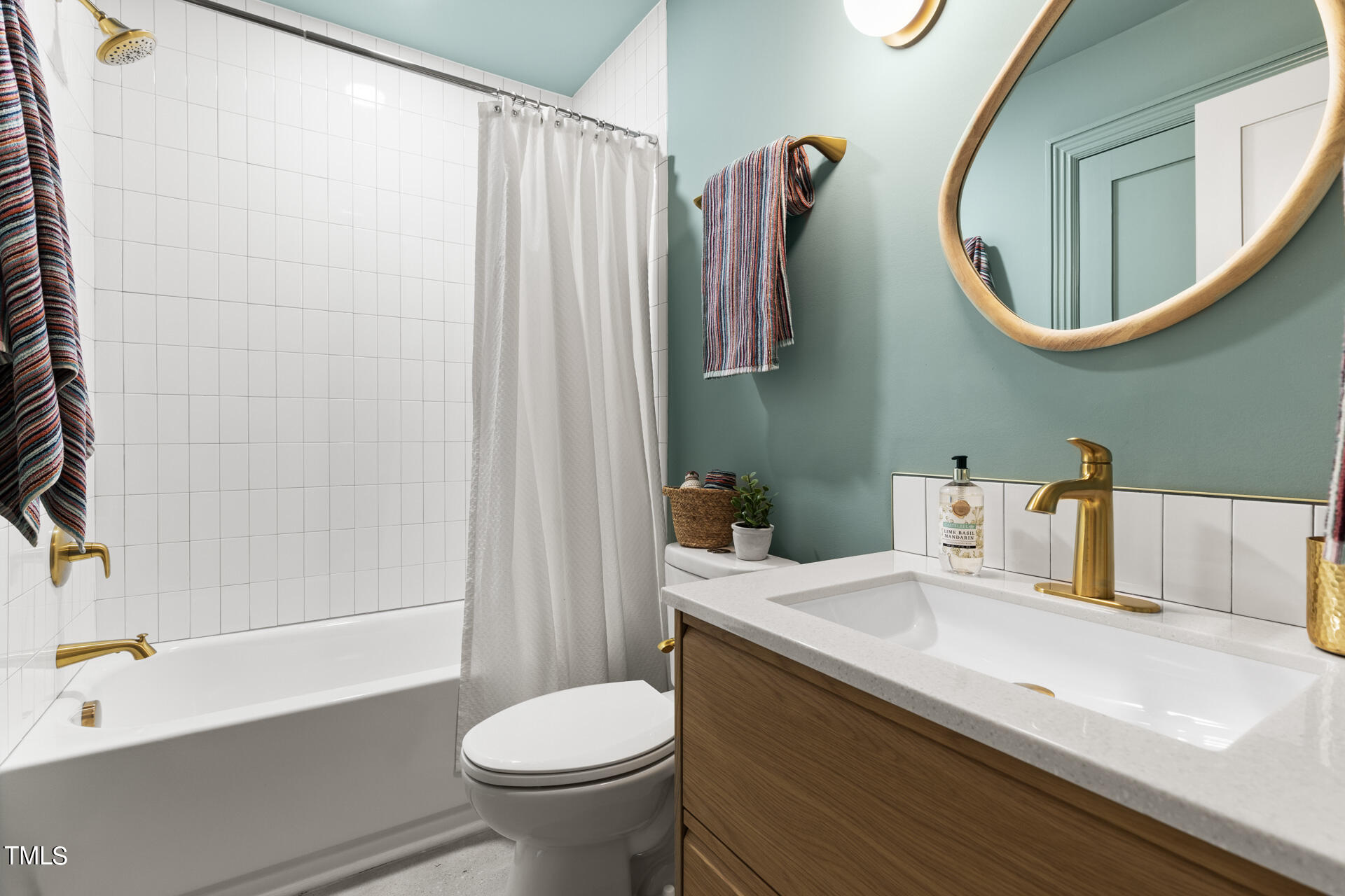 2822 Cascadilla Street