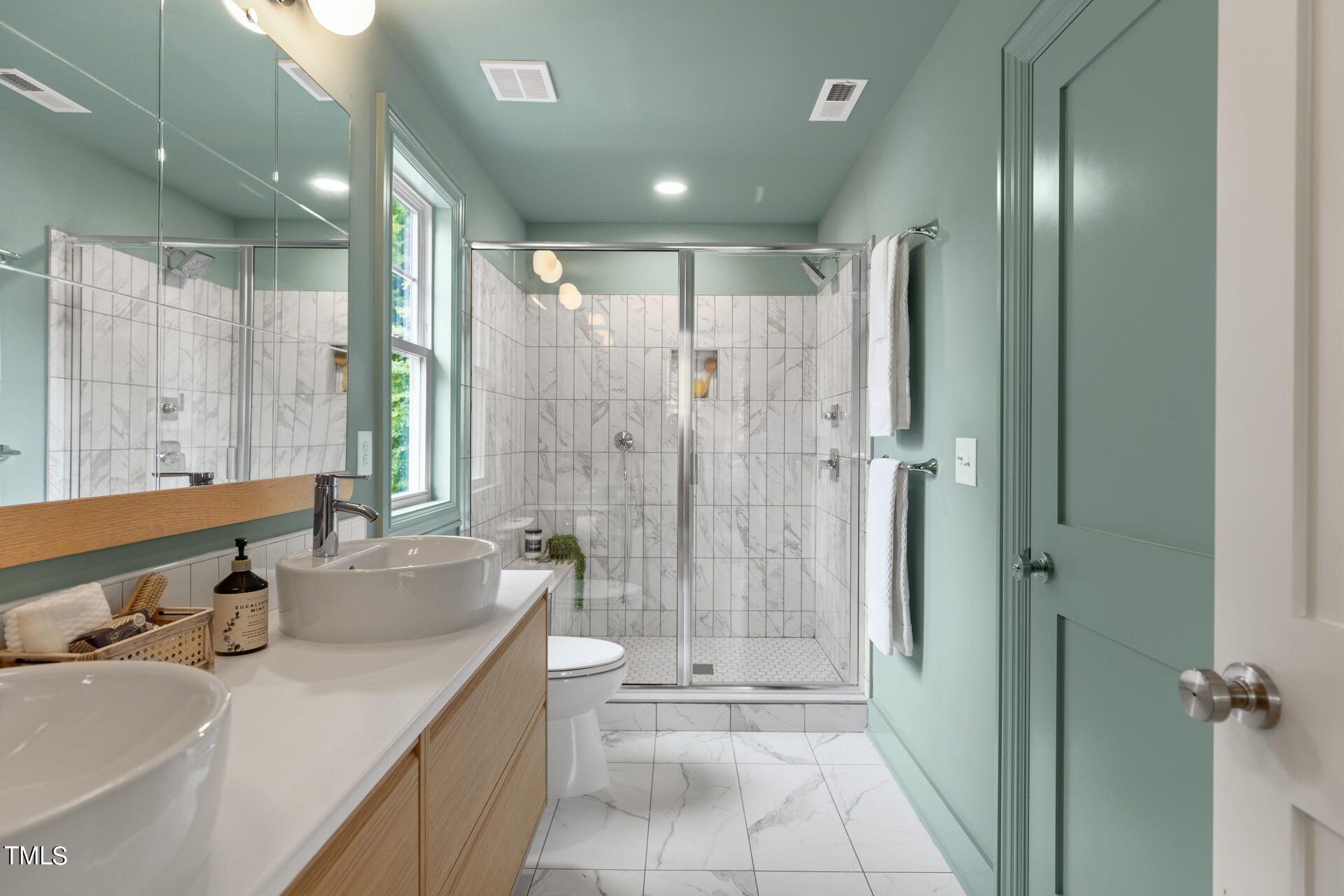 2822 Cascadilla Street