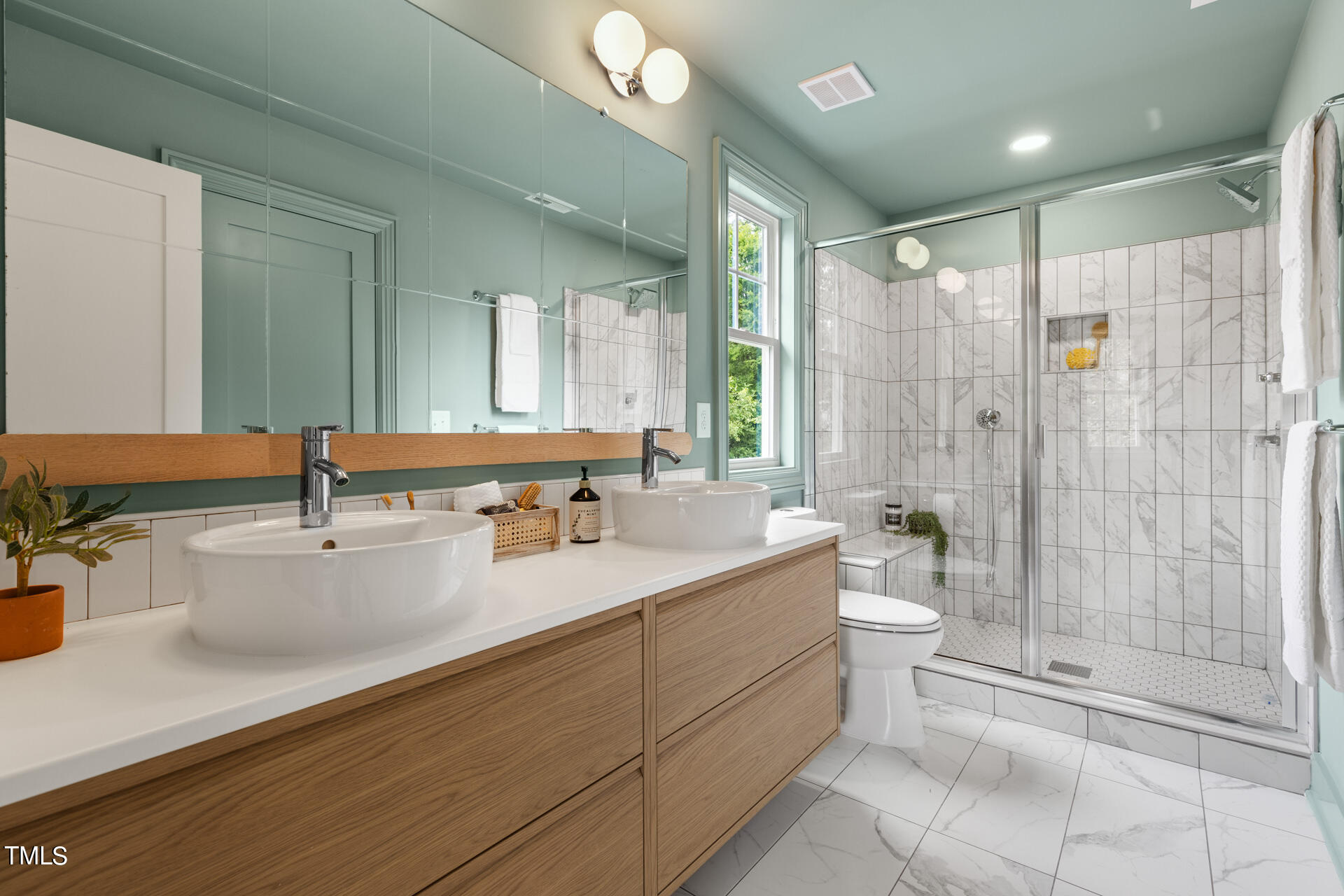 2822 Cascadilla Street