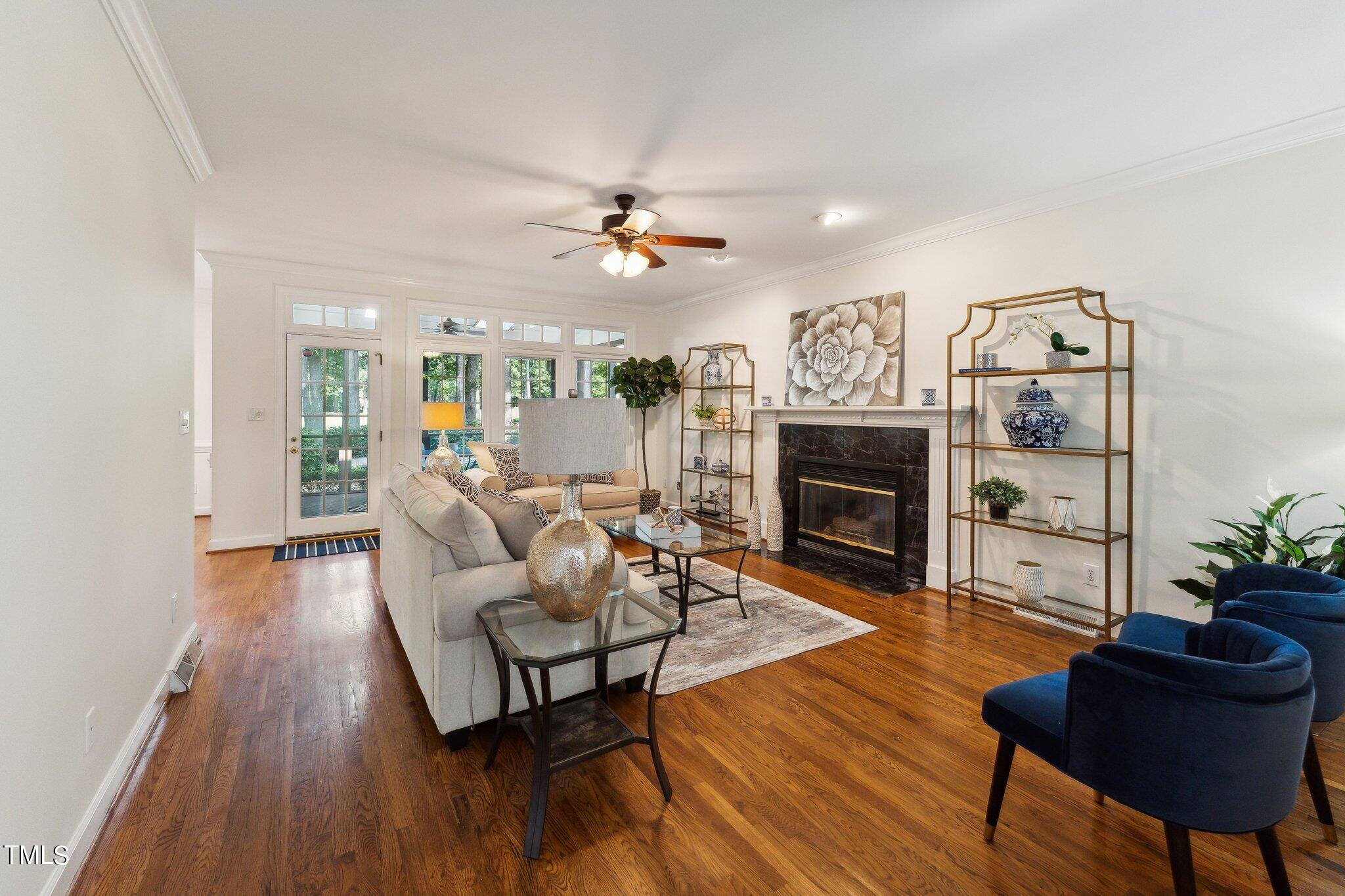 105 E Clarksville Court