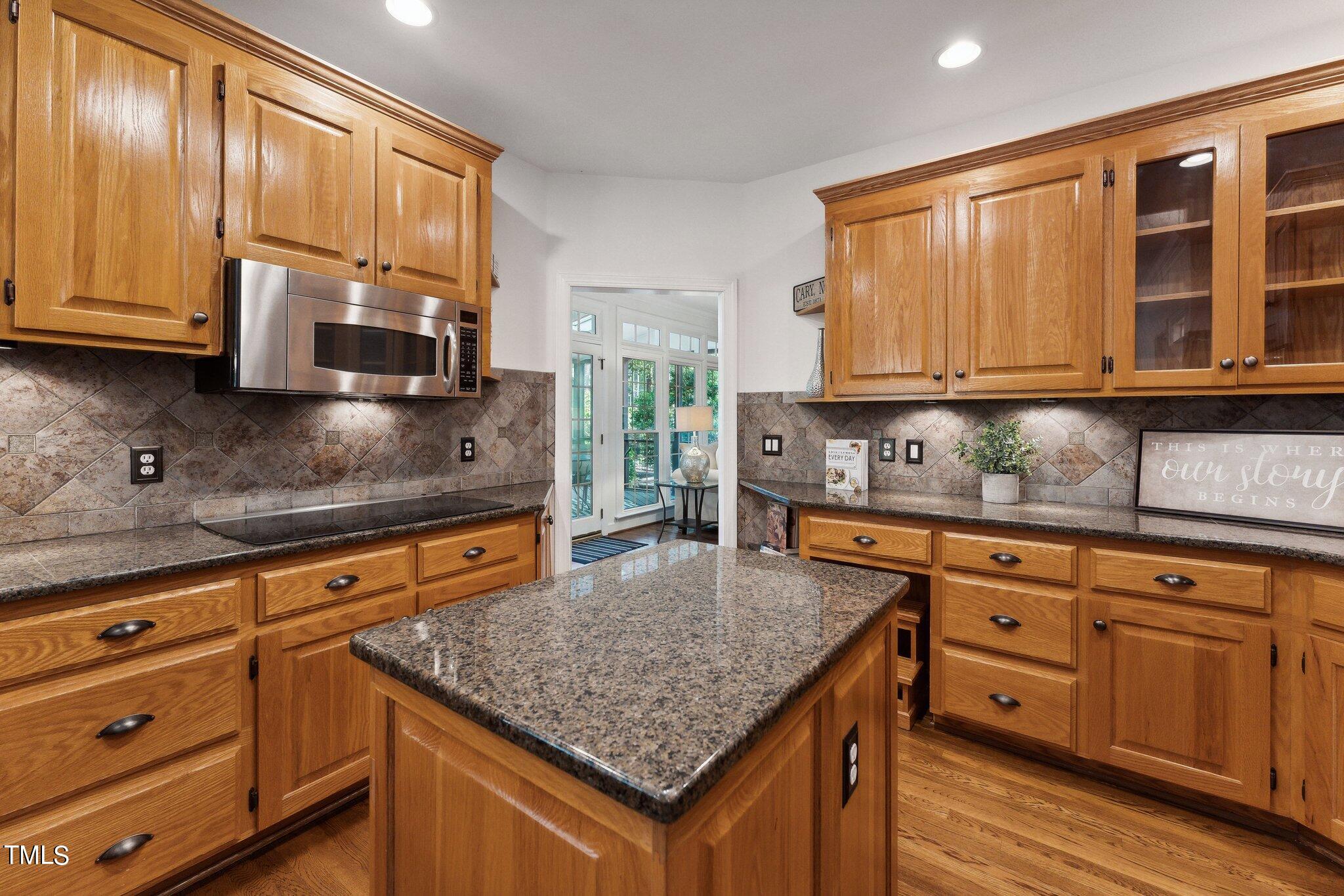 105 E Clarksville Court