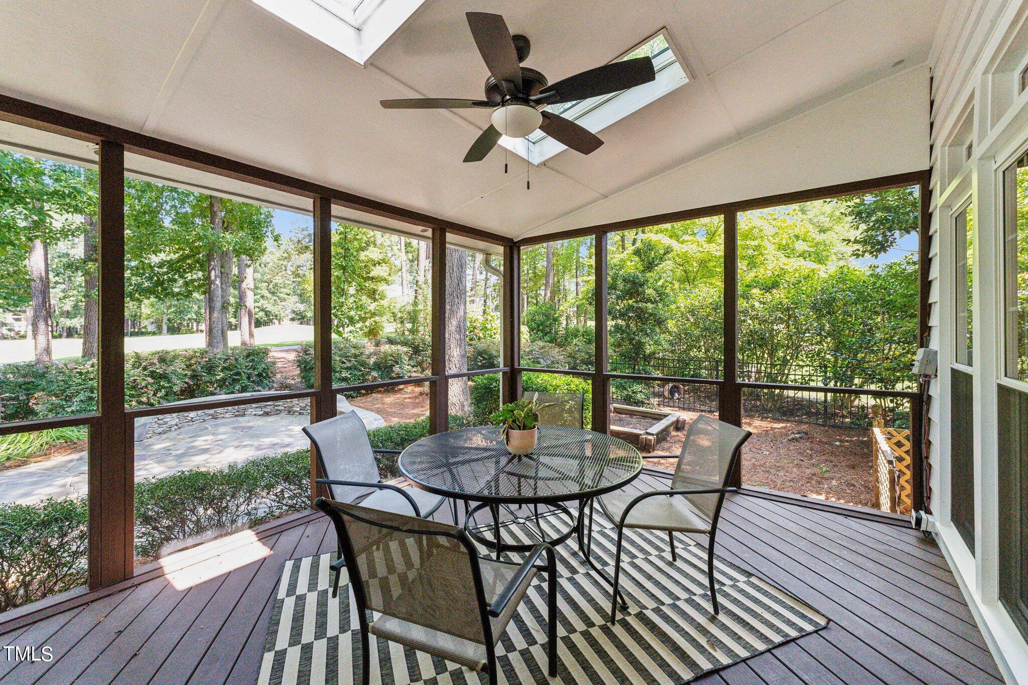 105 E Clarksville Court