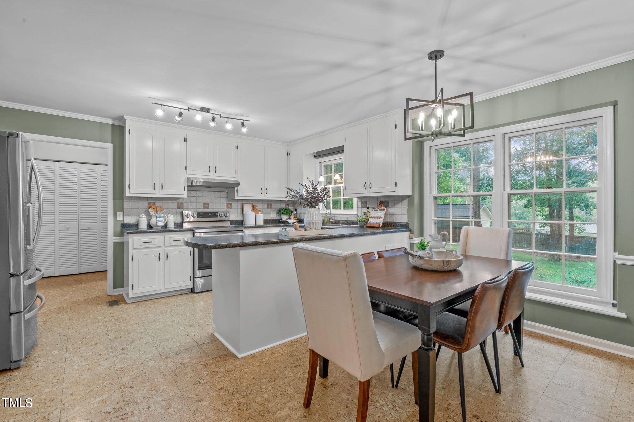 5125 Lansdowne Drive