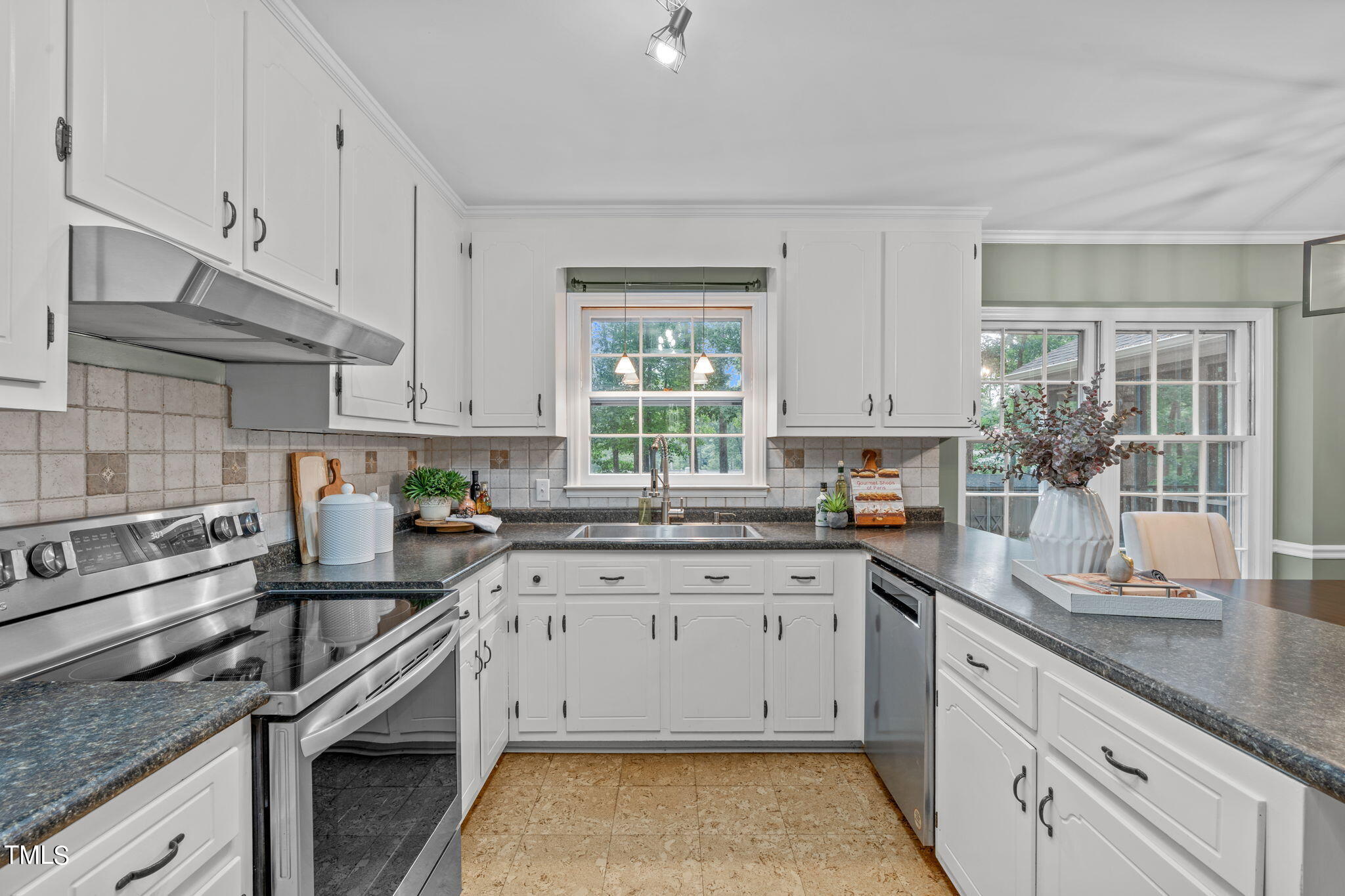 5125 Lansdowne Drive