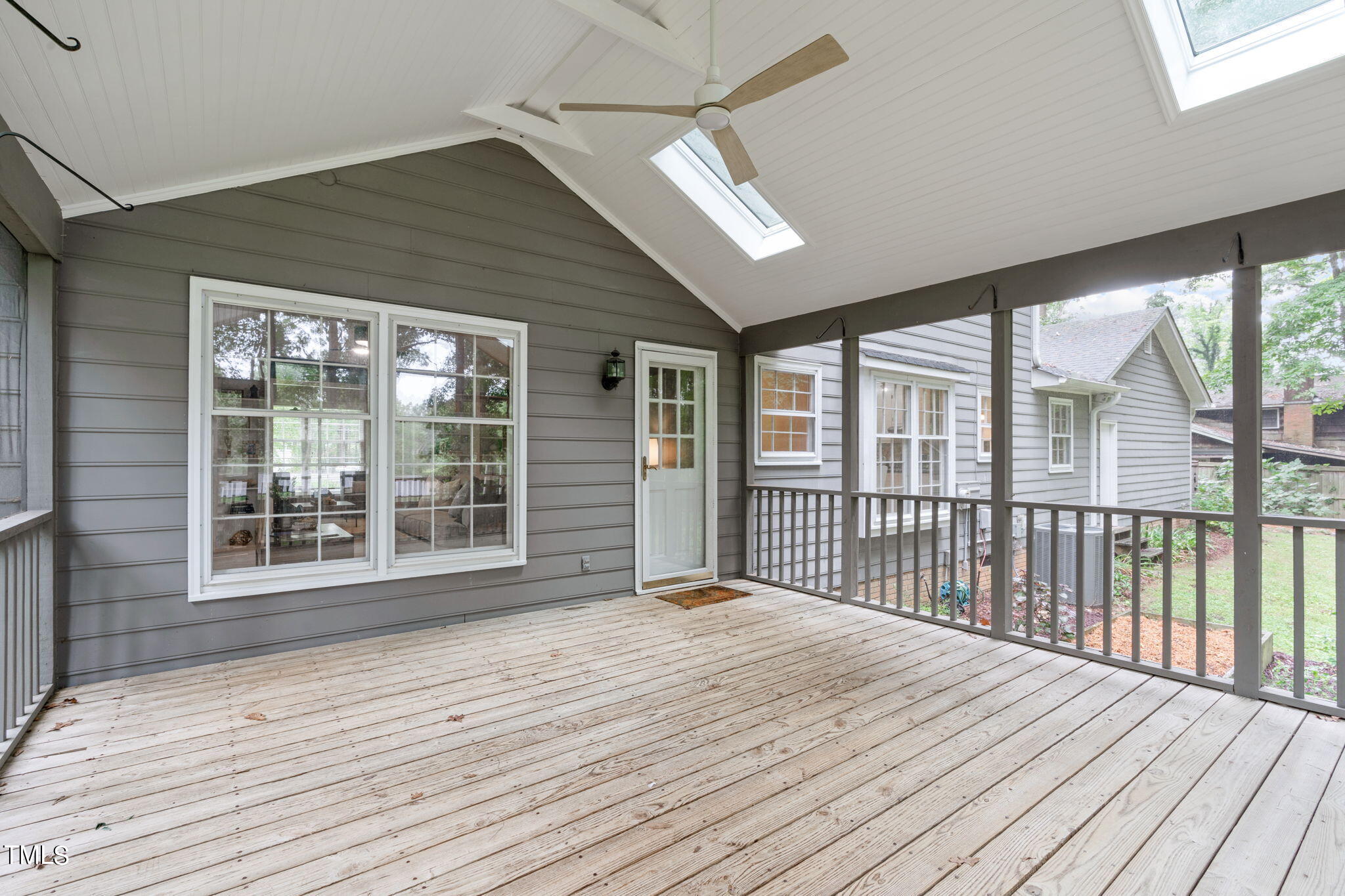 5125 Lansdowne Drive