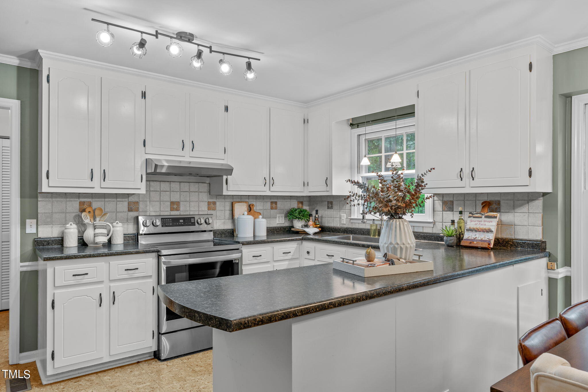 5125 Lansdowne Drive