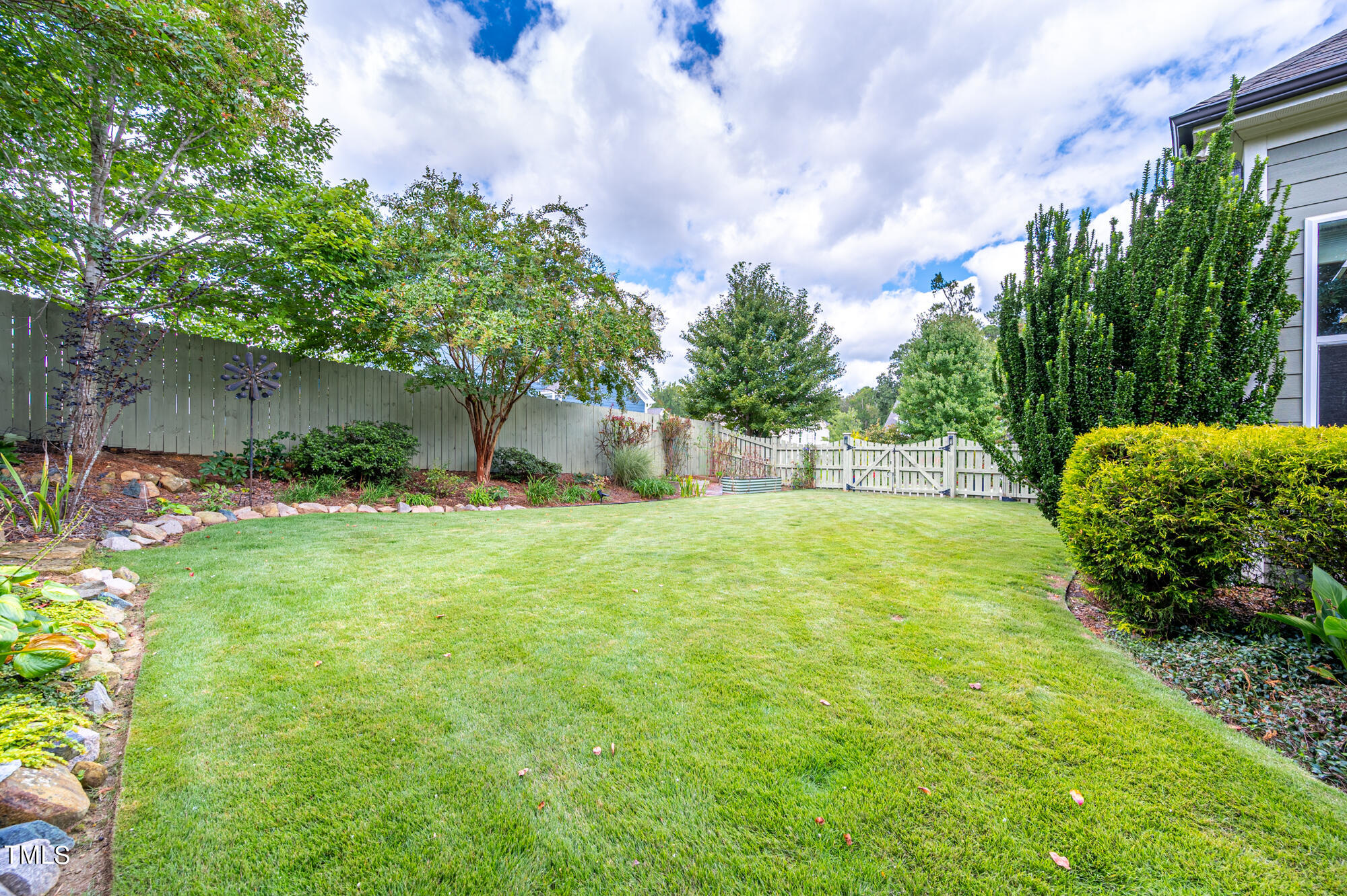 589 Bennett Mountain