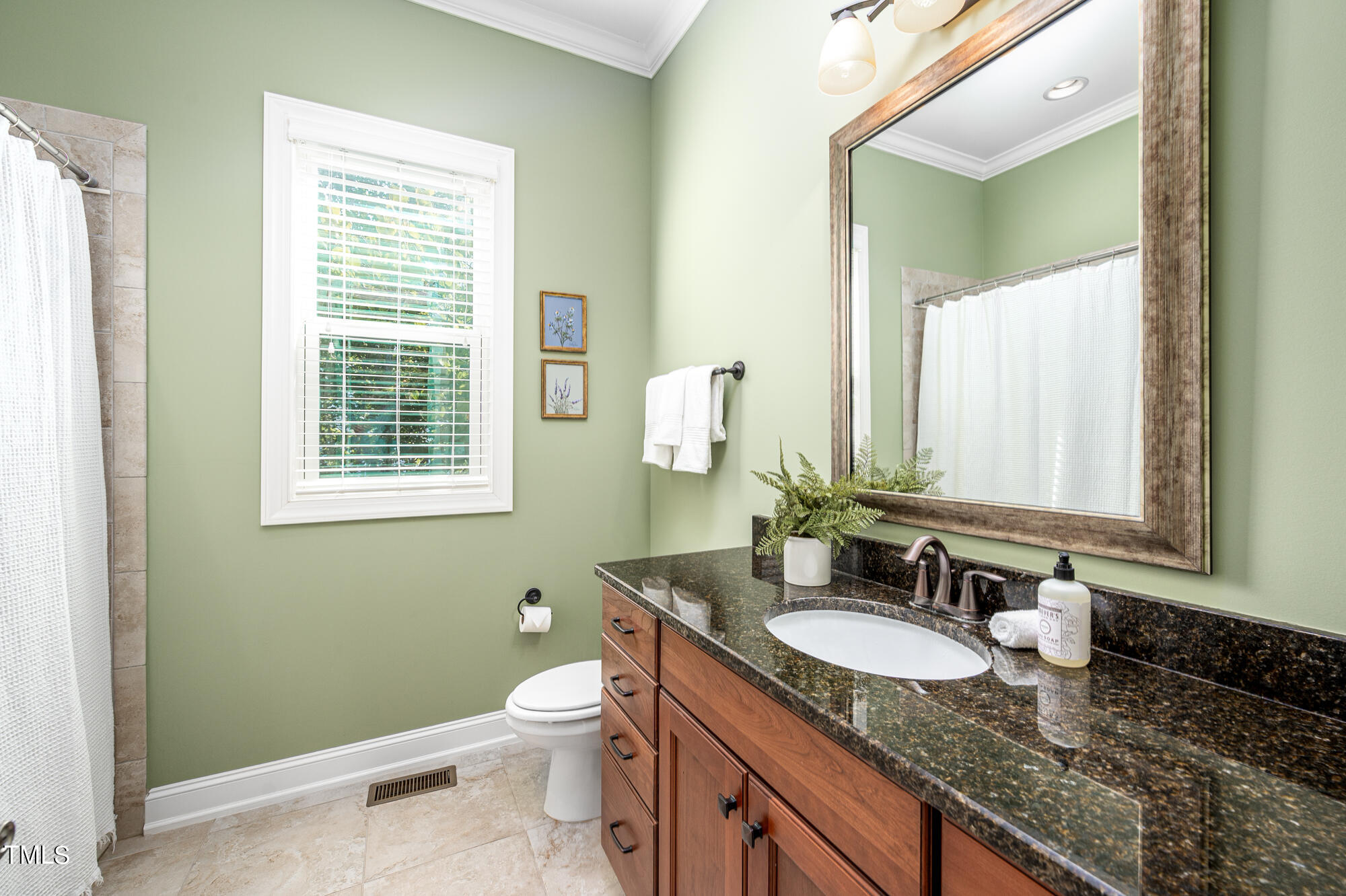 589 Bennett Mountain