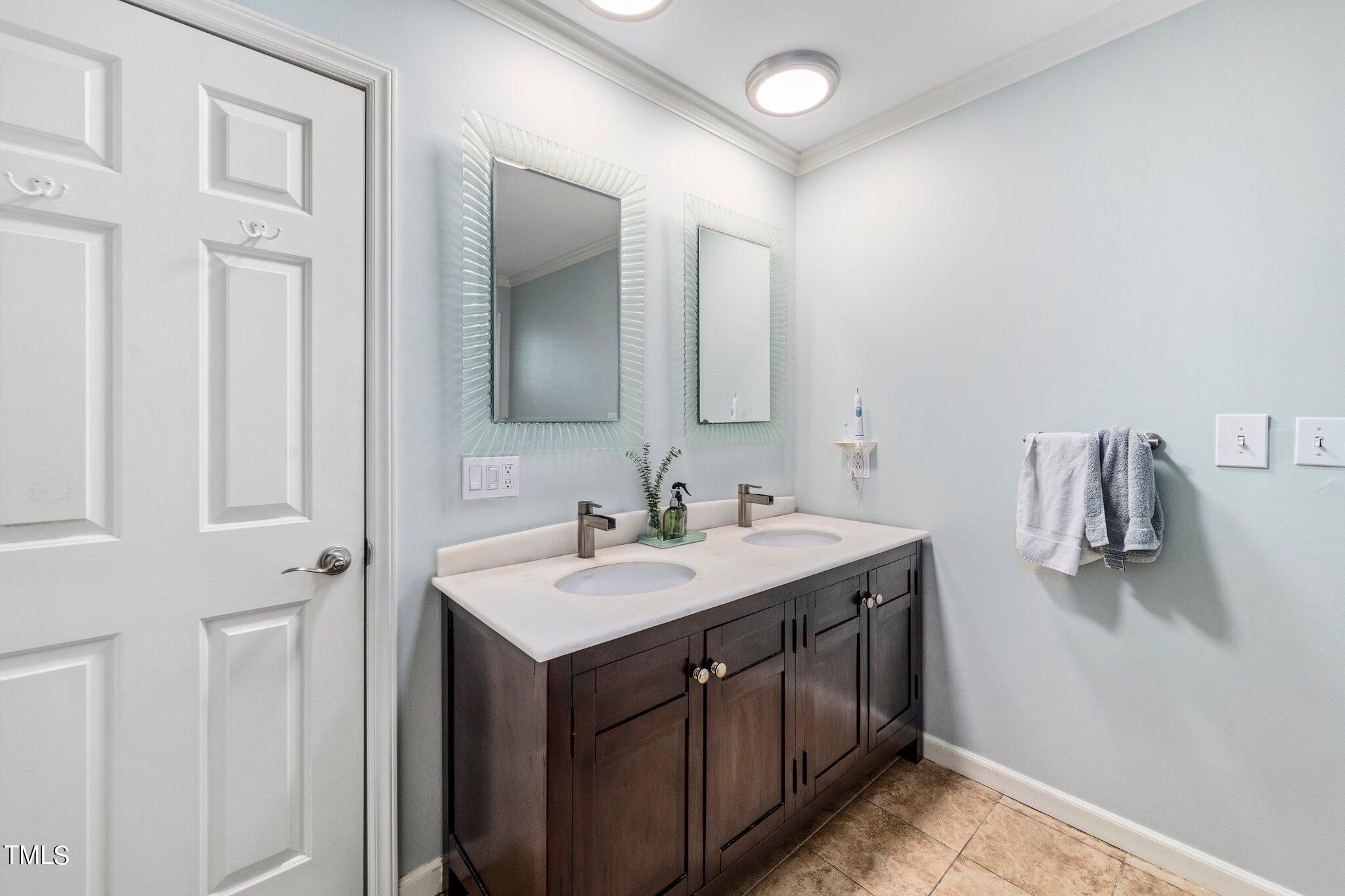 1905 Garden City Ct Court