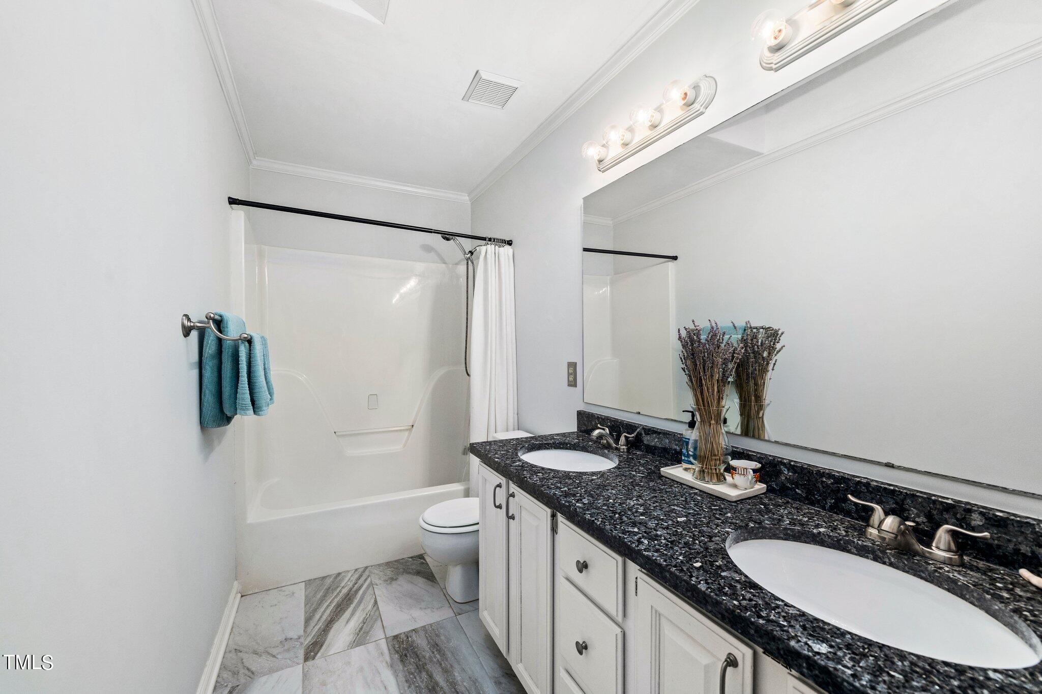 1905 Garden City Ct Court