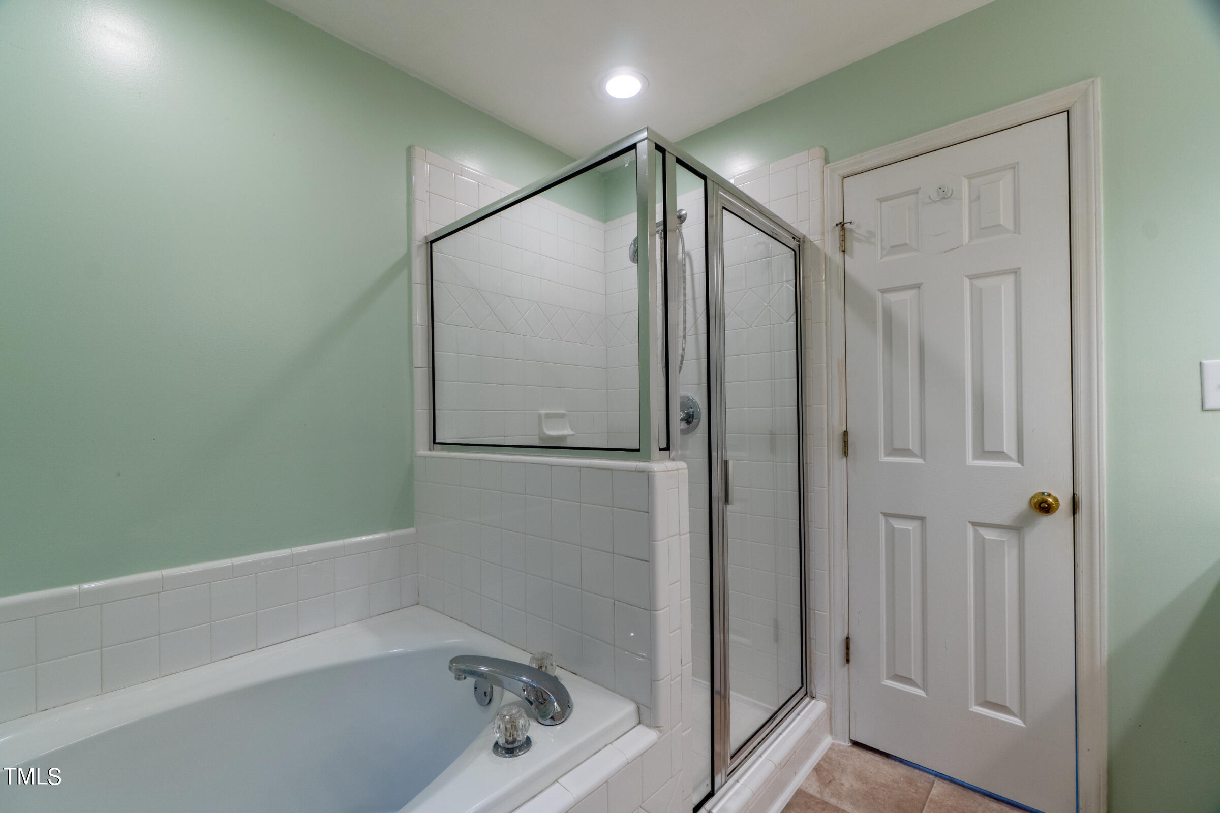 2 Summer Ridge Court