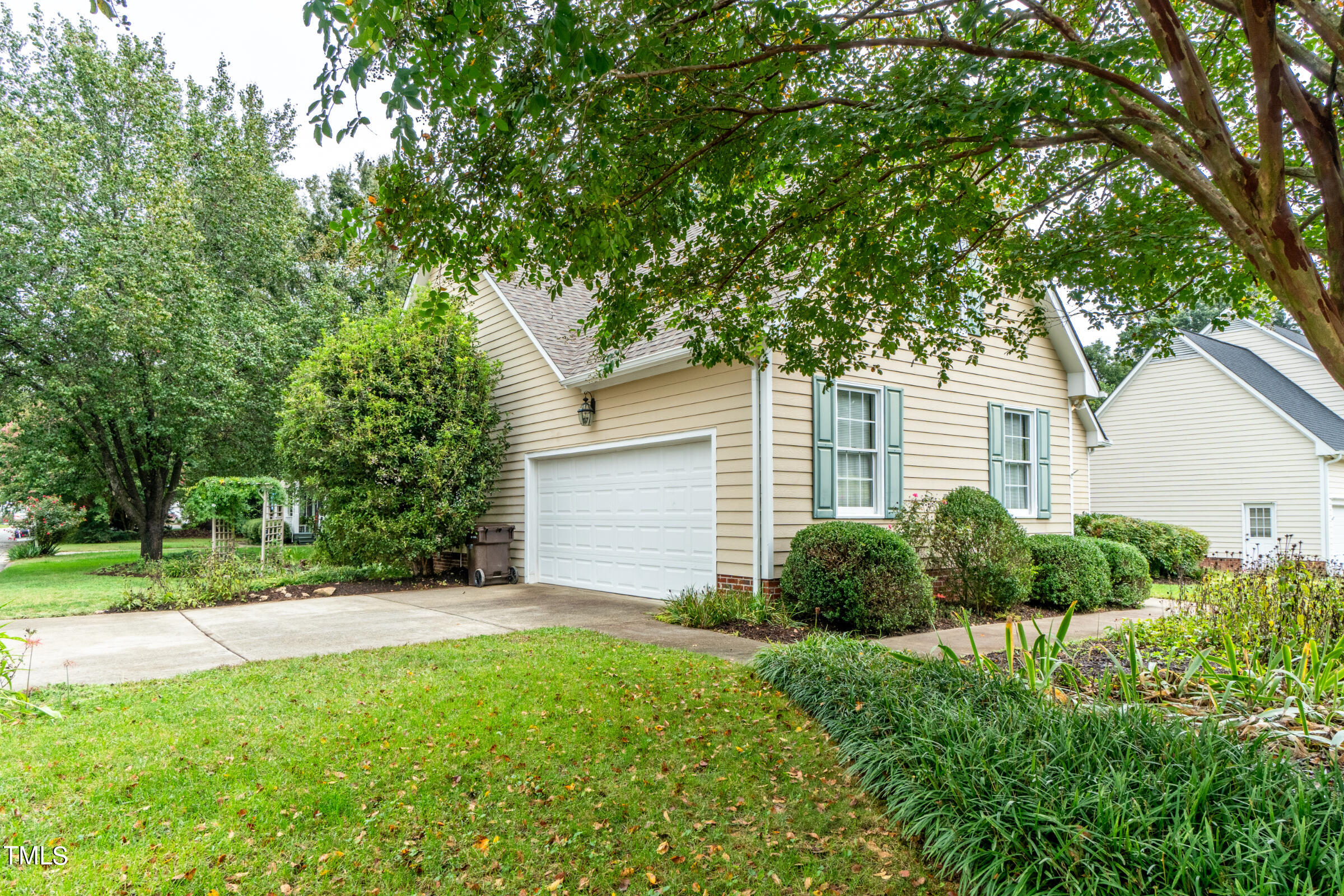 2 Summer Ridge Court