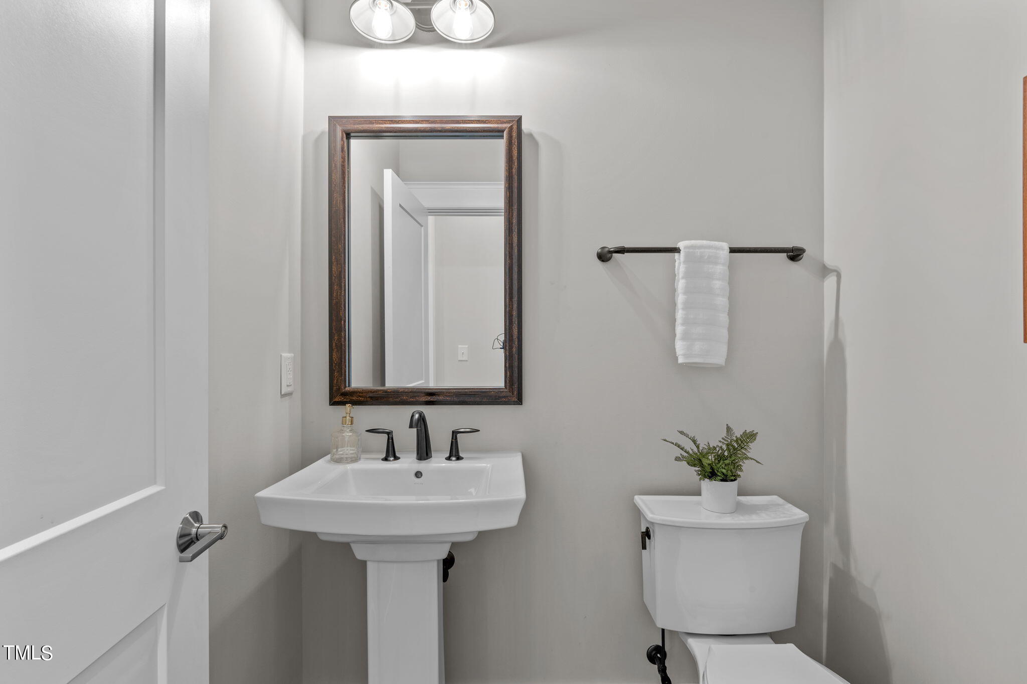 1101 Crested Jay Drive