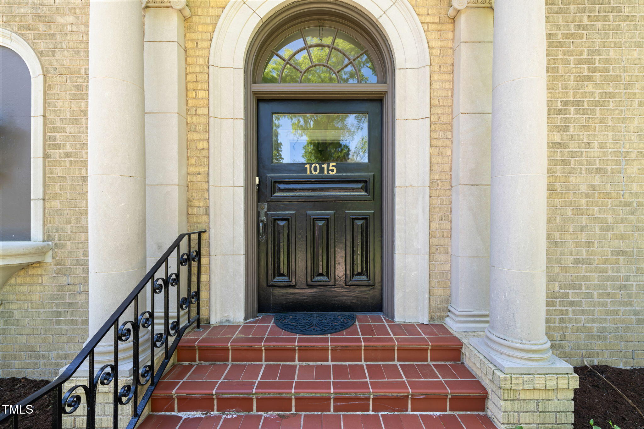 1015 Minerva Avenue