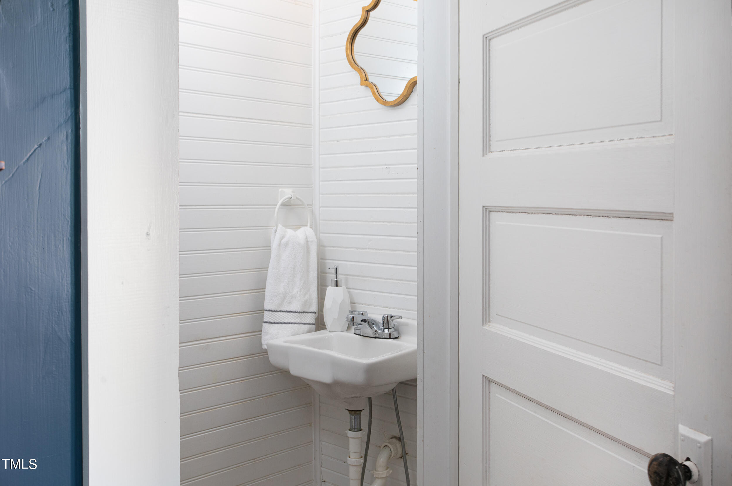 2106 Chapel Hill Road