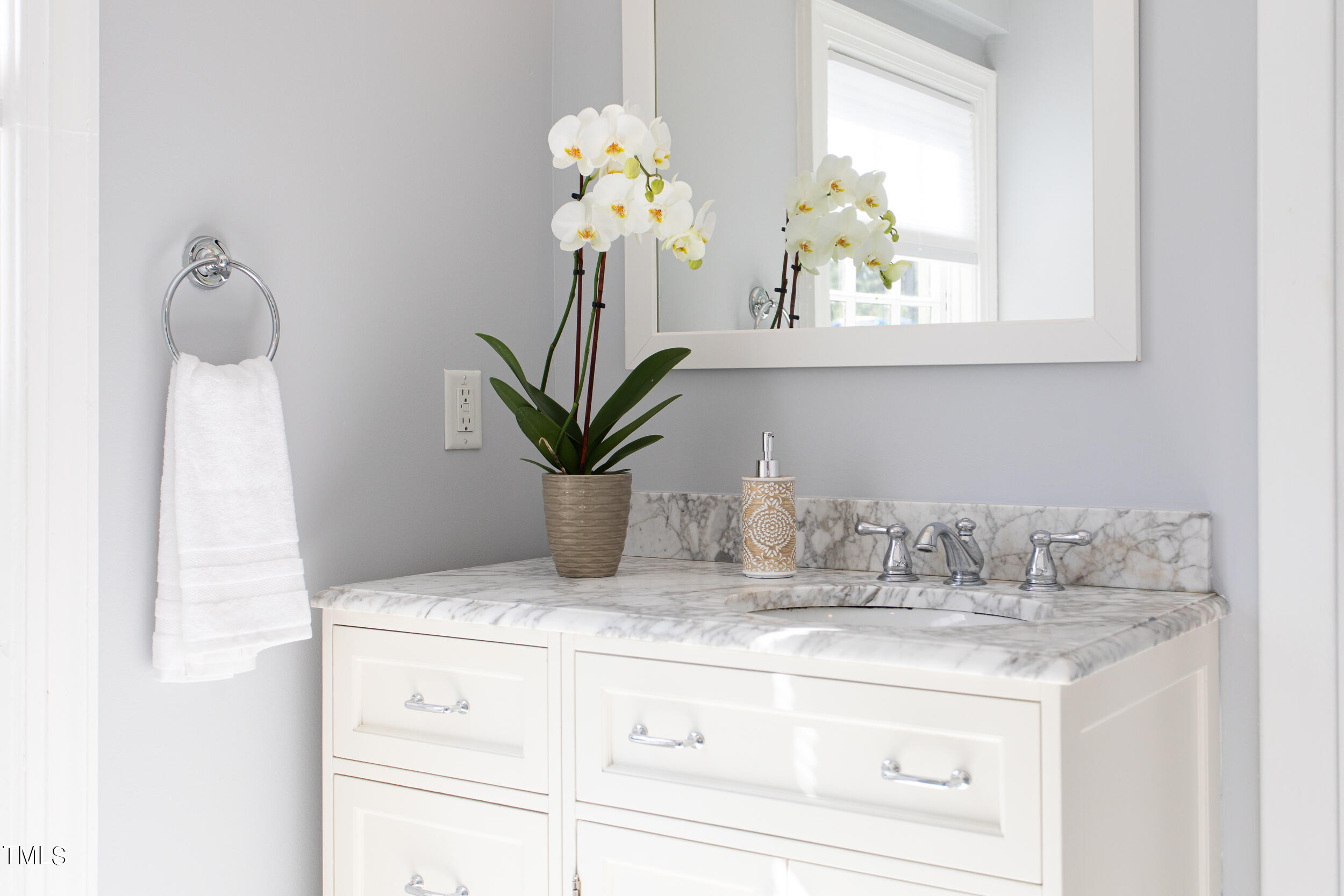 2106 Chapel Hill Road