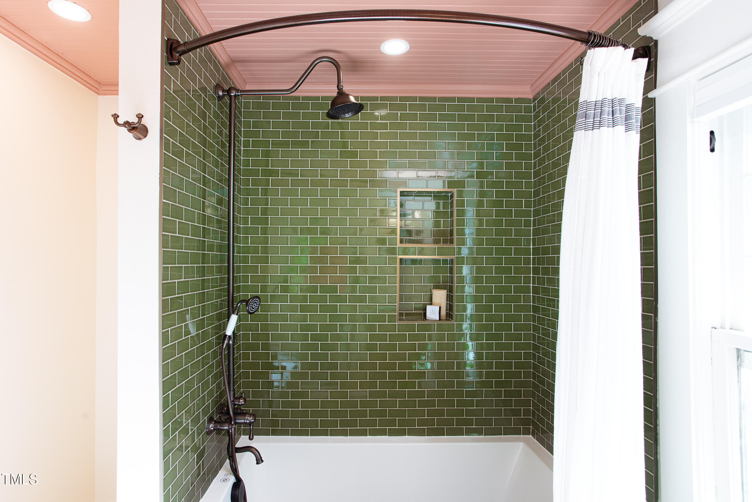 2106 Chapel Hill Road