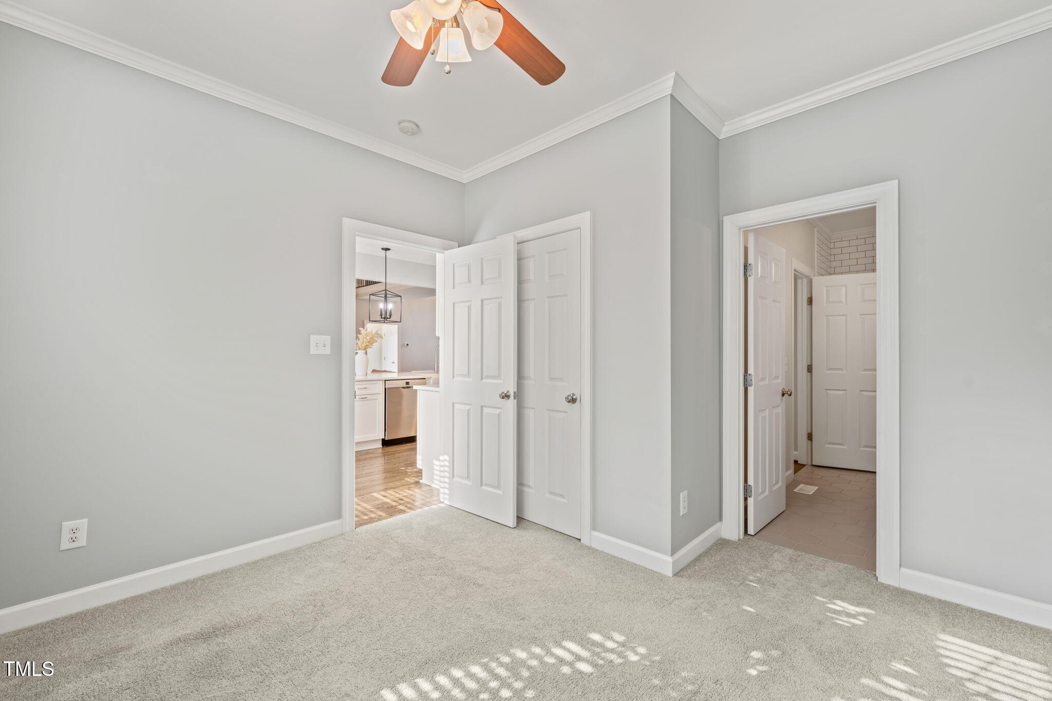 4905 Majestic Prince Court