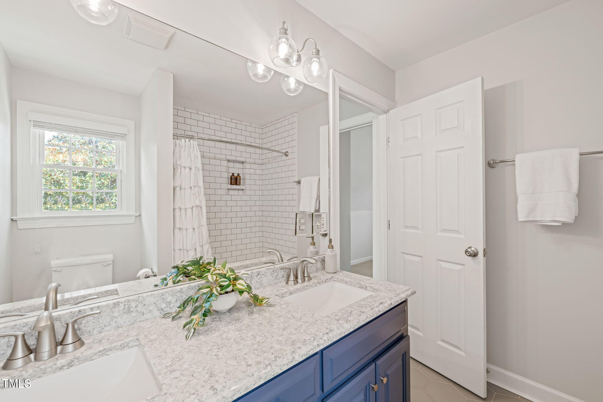 4905 Majestic Prince Court